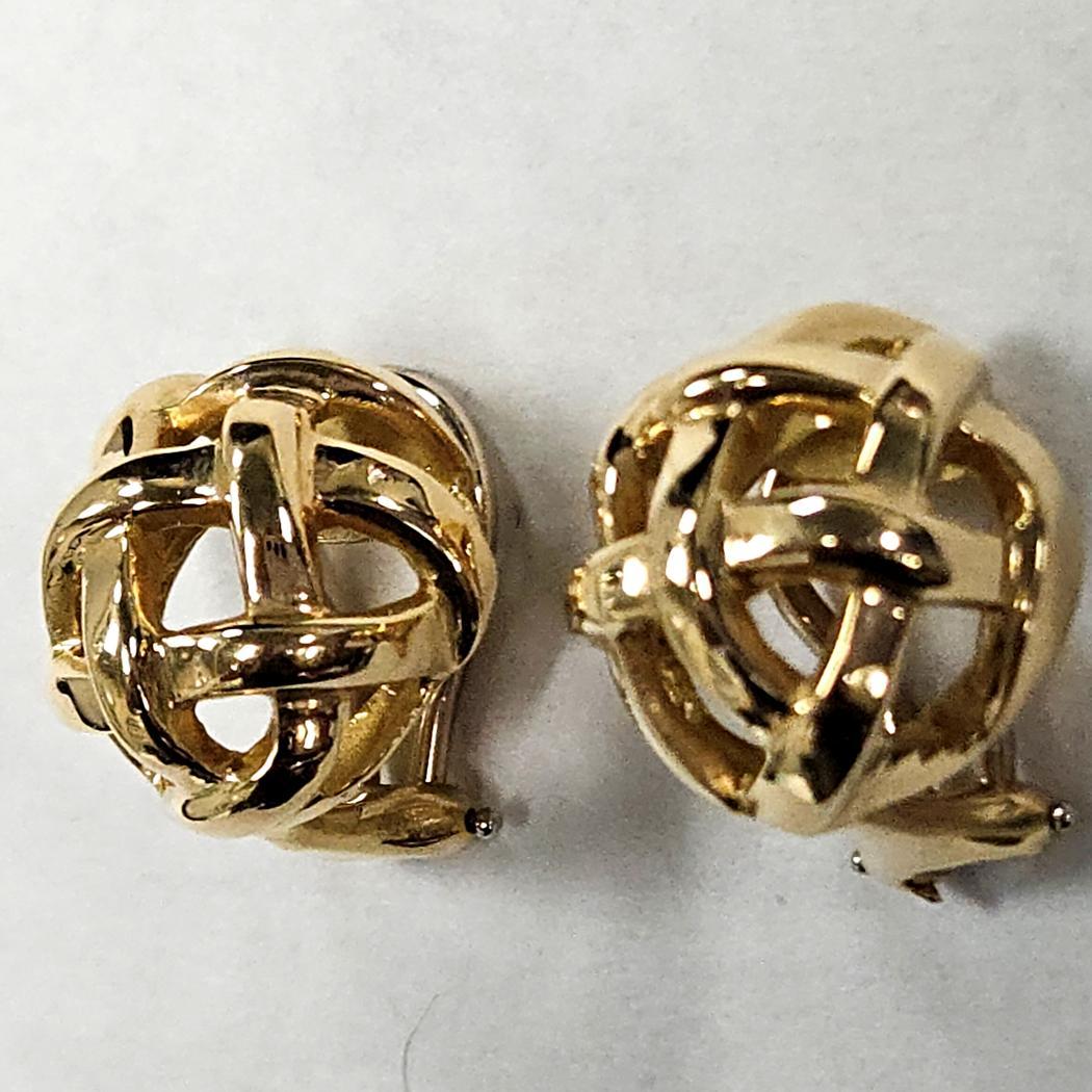 Moderne Angela Cummings Boucles d'oreilles nœud tissé en or 18kt - Clip Backs -Circa 1987 en vente