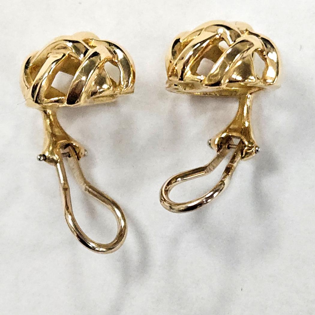 Angela Cummings Boucles d'oreilles nœud tissé en or 18kt - Clip Backs -Circa 1987 Excellent état - En vente à North Miami, FL