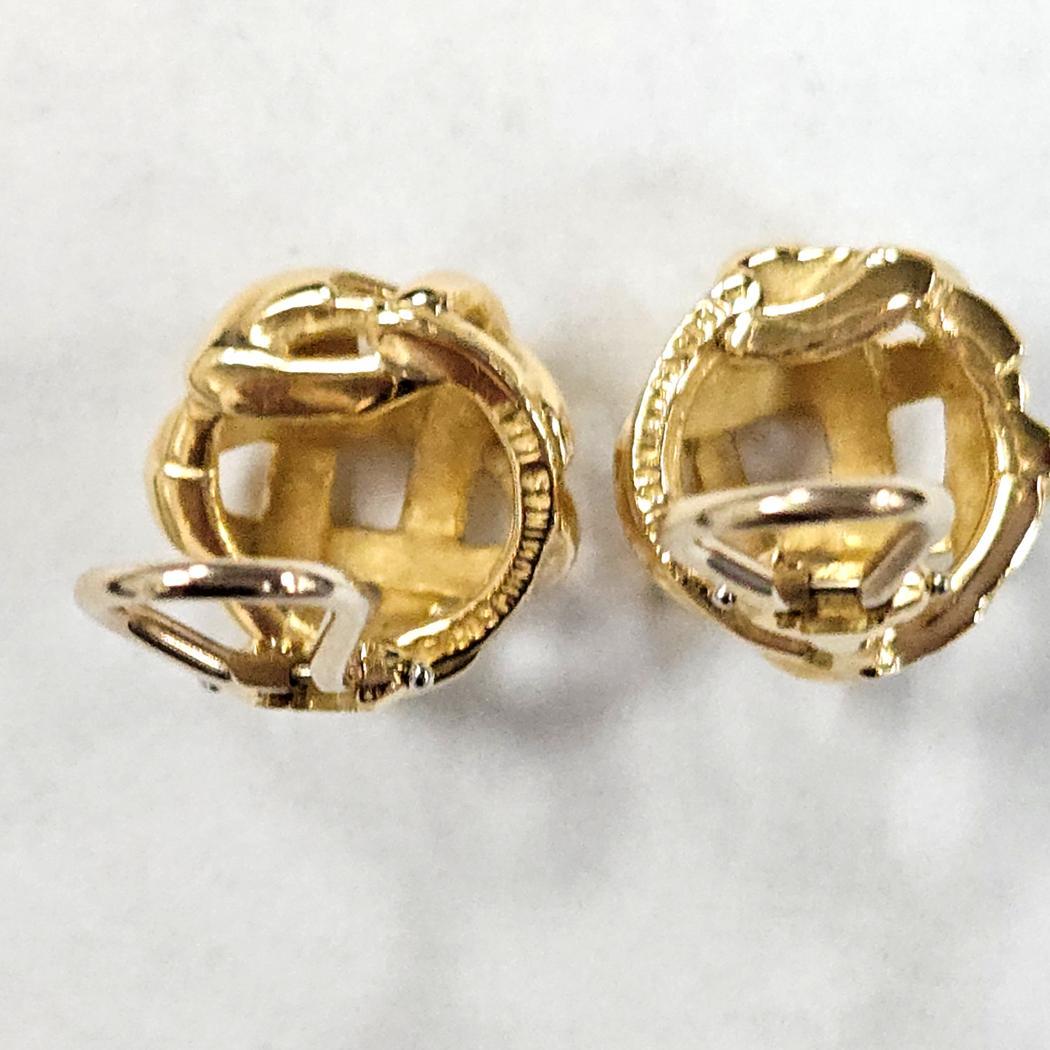 Angela Cummings Boucles d'oreilles nœud tissé en or 18kt - Clip Backs -Circa 1987 Pour femmes en vente