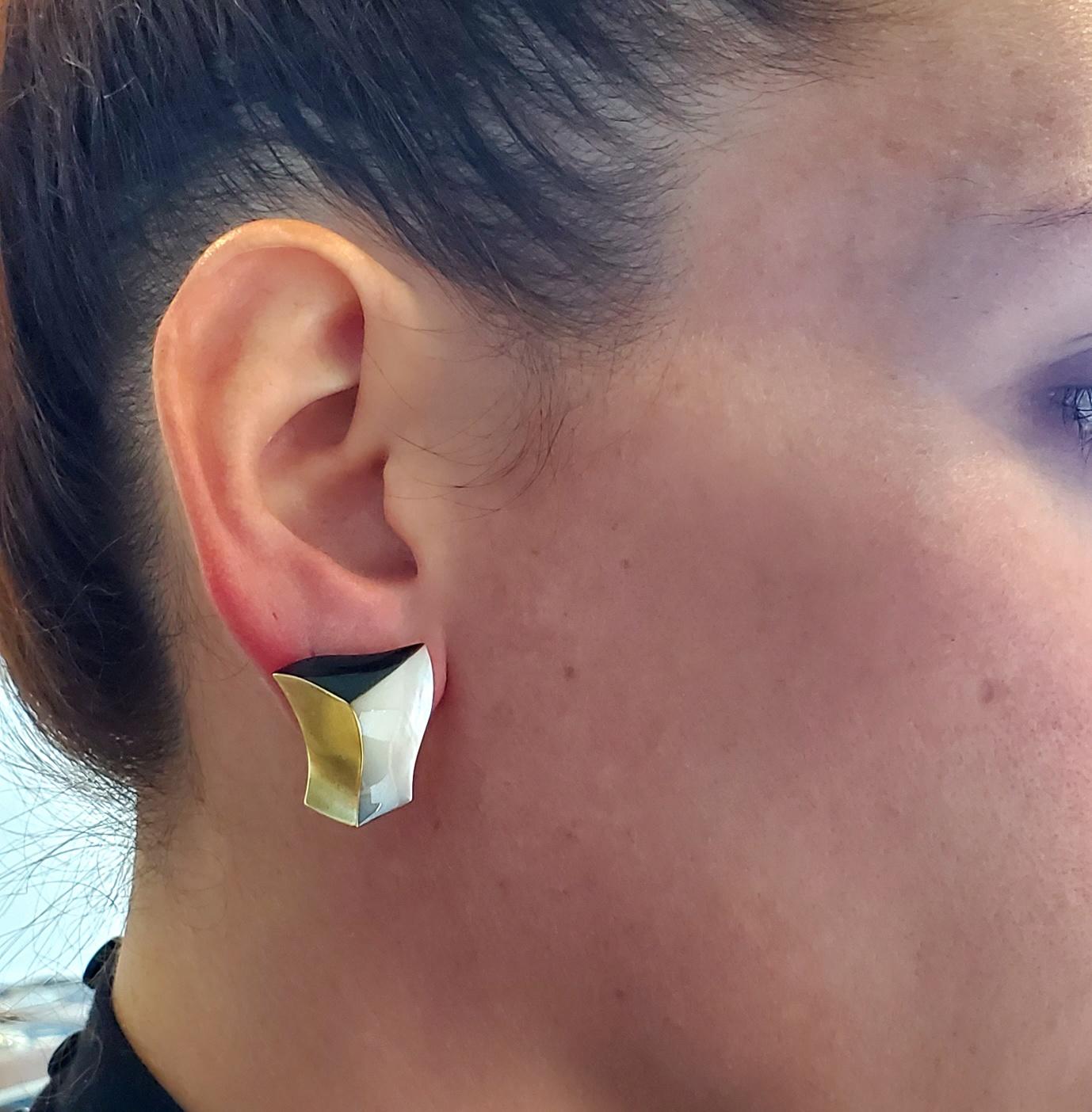 Angela Cummings 1980 NY Geometric Earrings 18Kt Yellow Gold Black Jade & Nacre 2