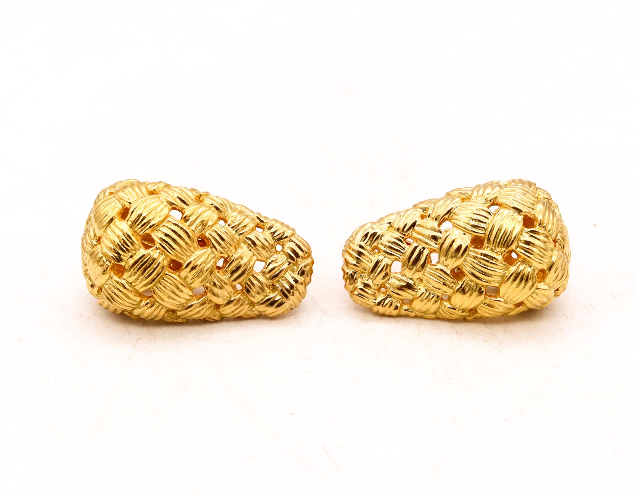 Angela Cummings 1981 New York Studios Woven Mesh Earrings Solid 18Kt Yellow Gold For Sale 1