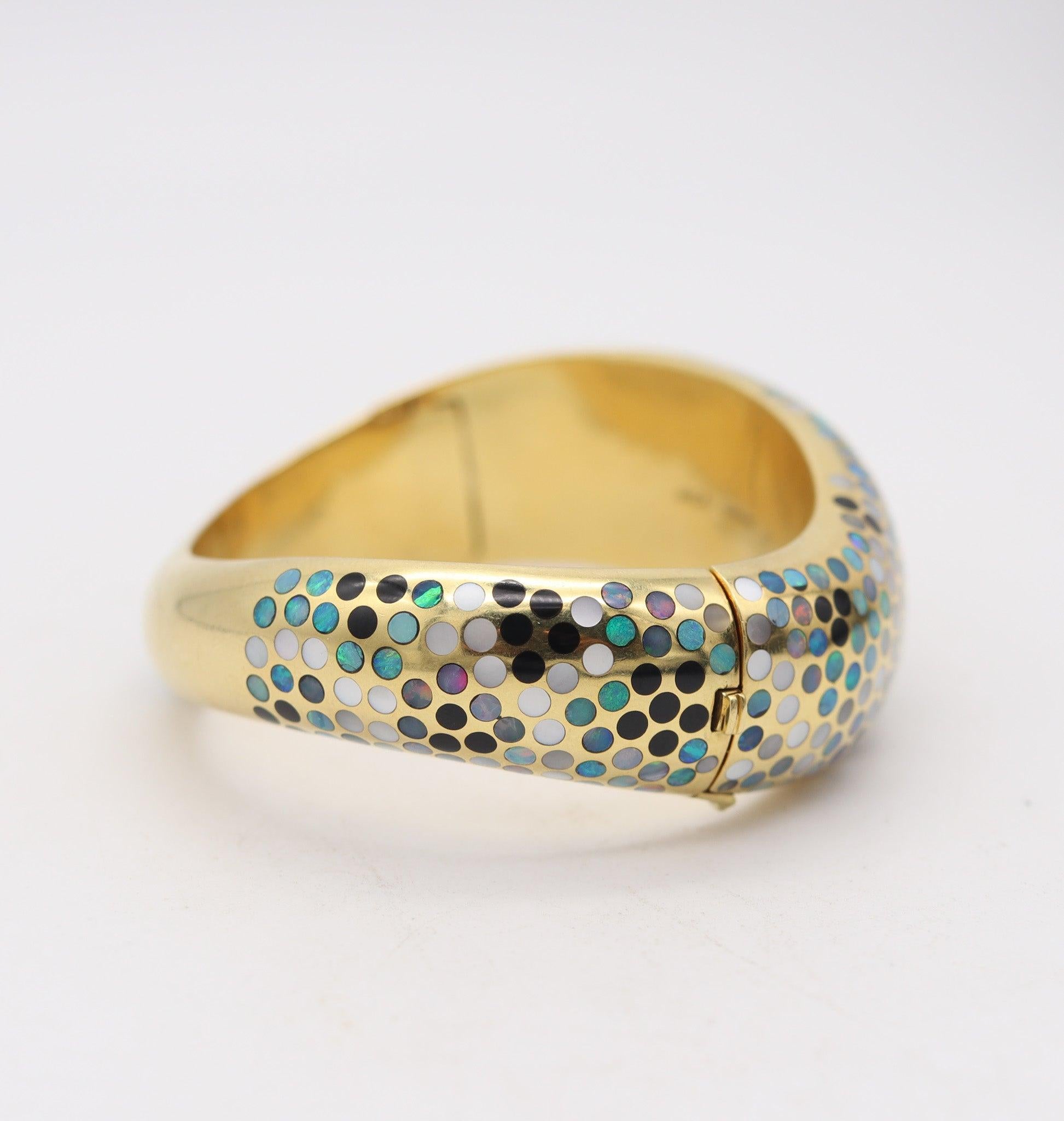 ANGELA CUMMINGS 1983 Bracciale Dot Dot Geometrico in oro 18Kt con Opale e Giada Nera In condizioni ottime in vendita a Miami, FL