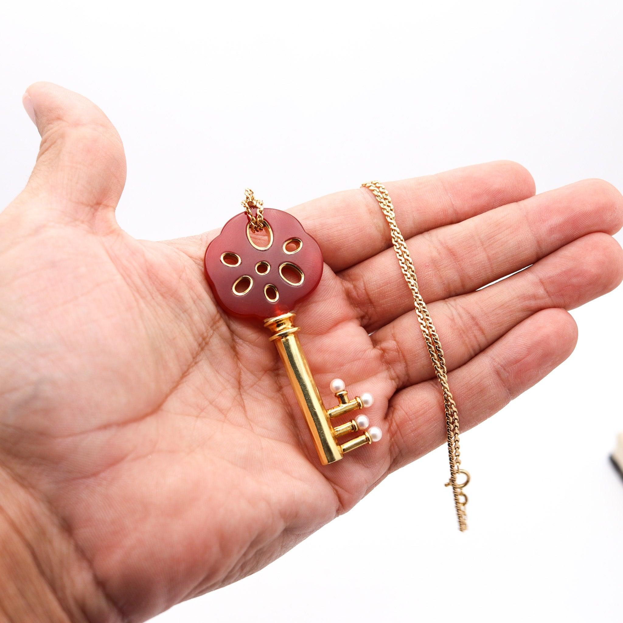 Women's ANGELA CUMMINGS 1984 Carnelian Key Necklace In 18Kt Yellow Gold & Pearls For Sale