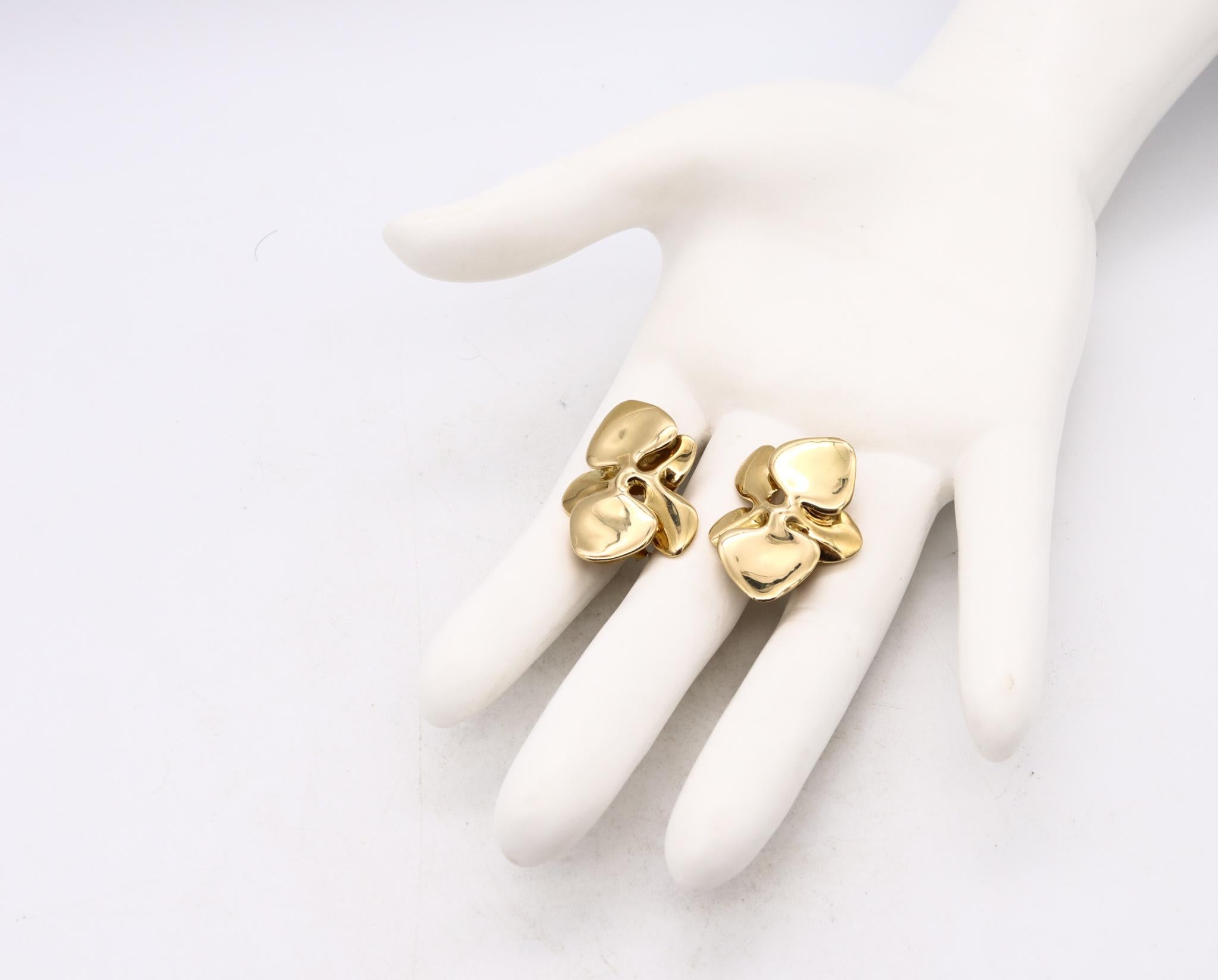 Modernist Angela Cummings 1984 New York Lily Flowers Petals Clips Earrings in 18Kt Yellow  For Sale