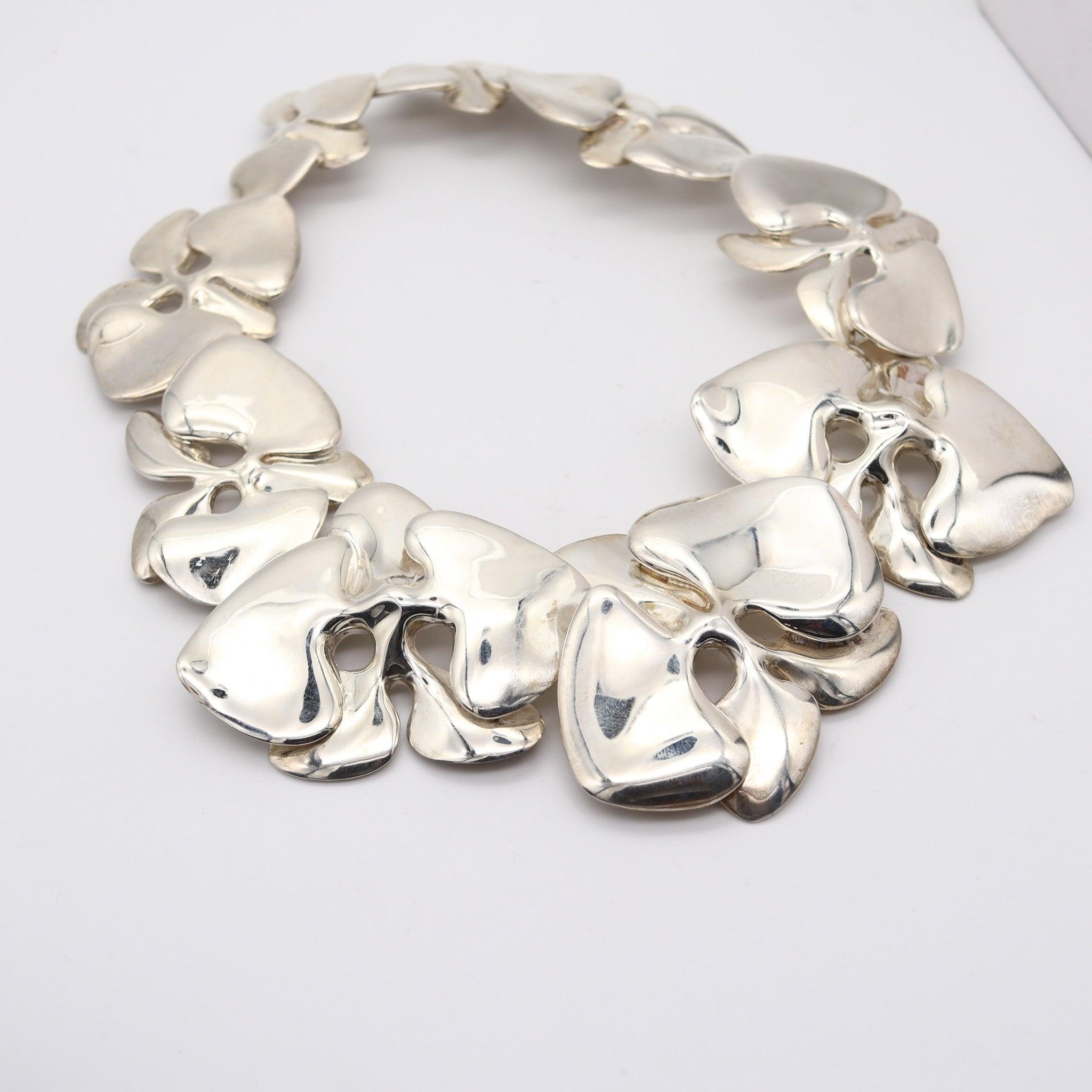 ANGELA CUMMINGS 1984 Seltene skulpturale Orchideen-Halskette aus 925 Sterlingsilber (Modernistisch) im Angebot