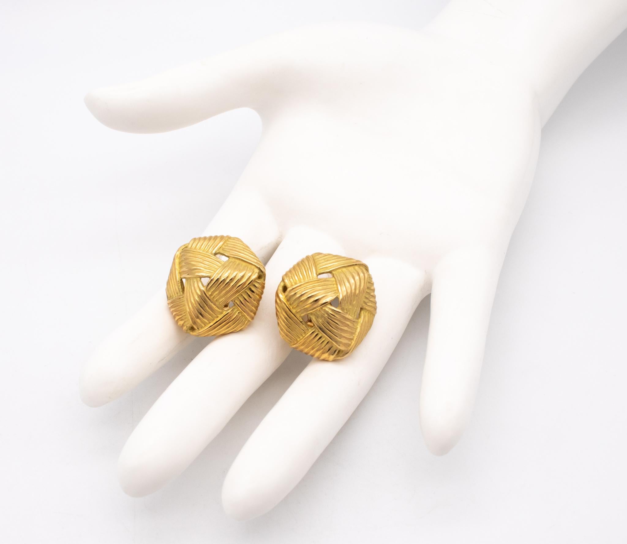 Modernist Angela Cummings 1984 Studio Textured Wrapped Earrings in Solid 18Kt Yellow Gold For Sale