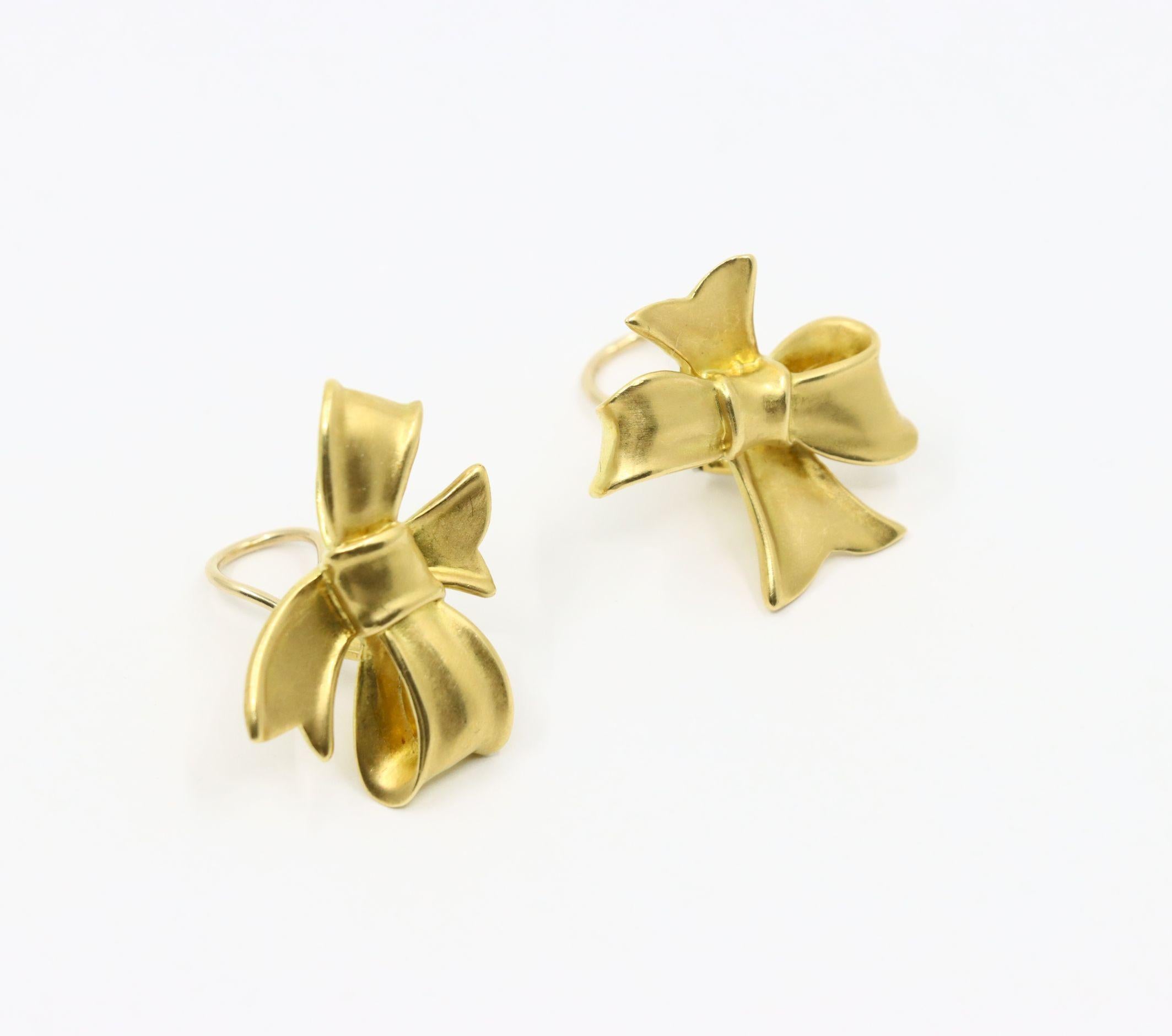 Angela Cummings 1984's 18K Gold Bow Tie Earrings For Sale 1