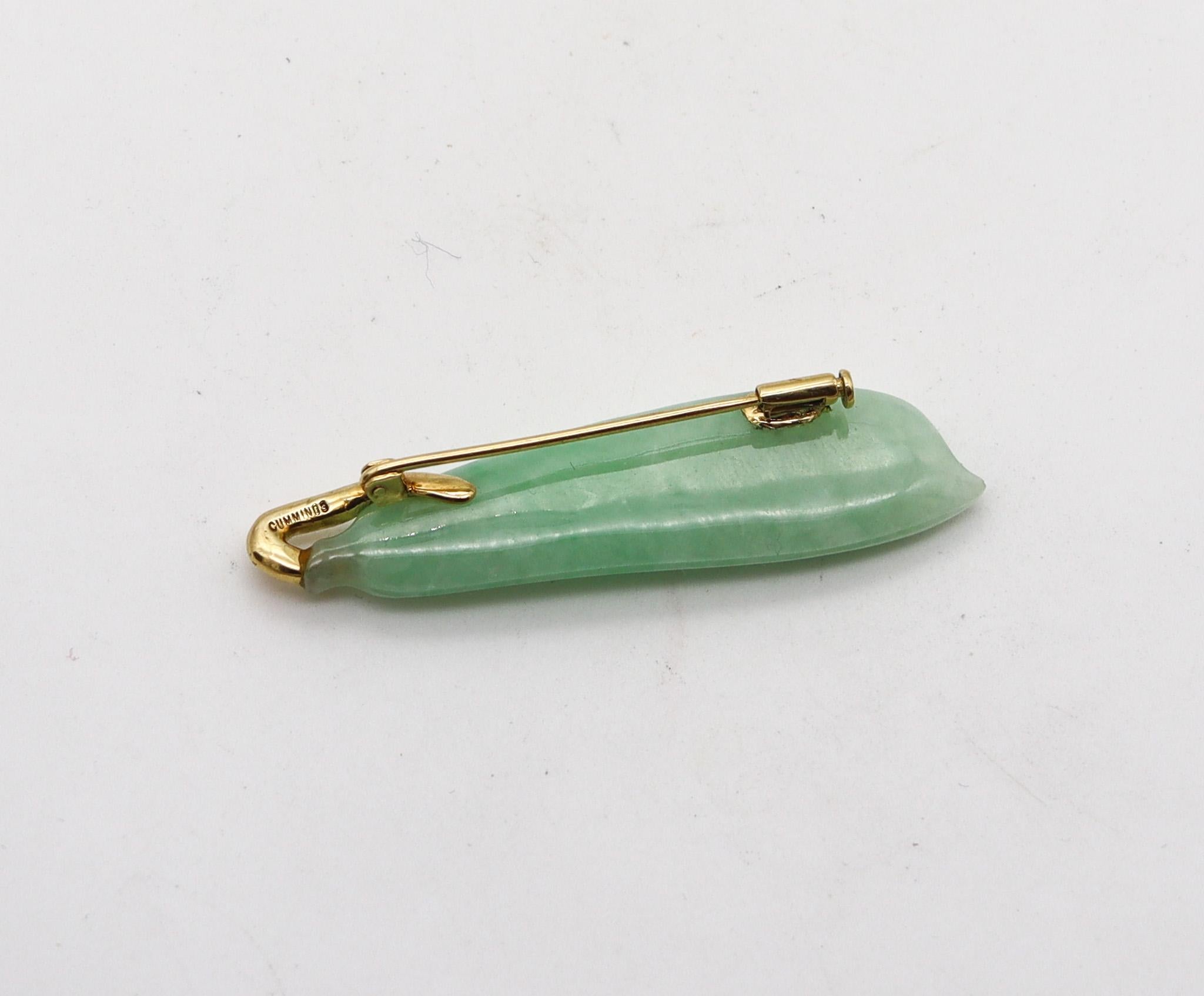 Modernist Angela Cummings 1985 Bean Shaped Pendant Brooch In 18Kt Yellow Gold With Jadeite For Sale