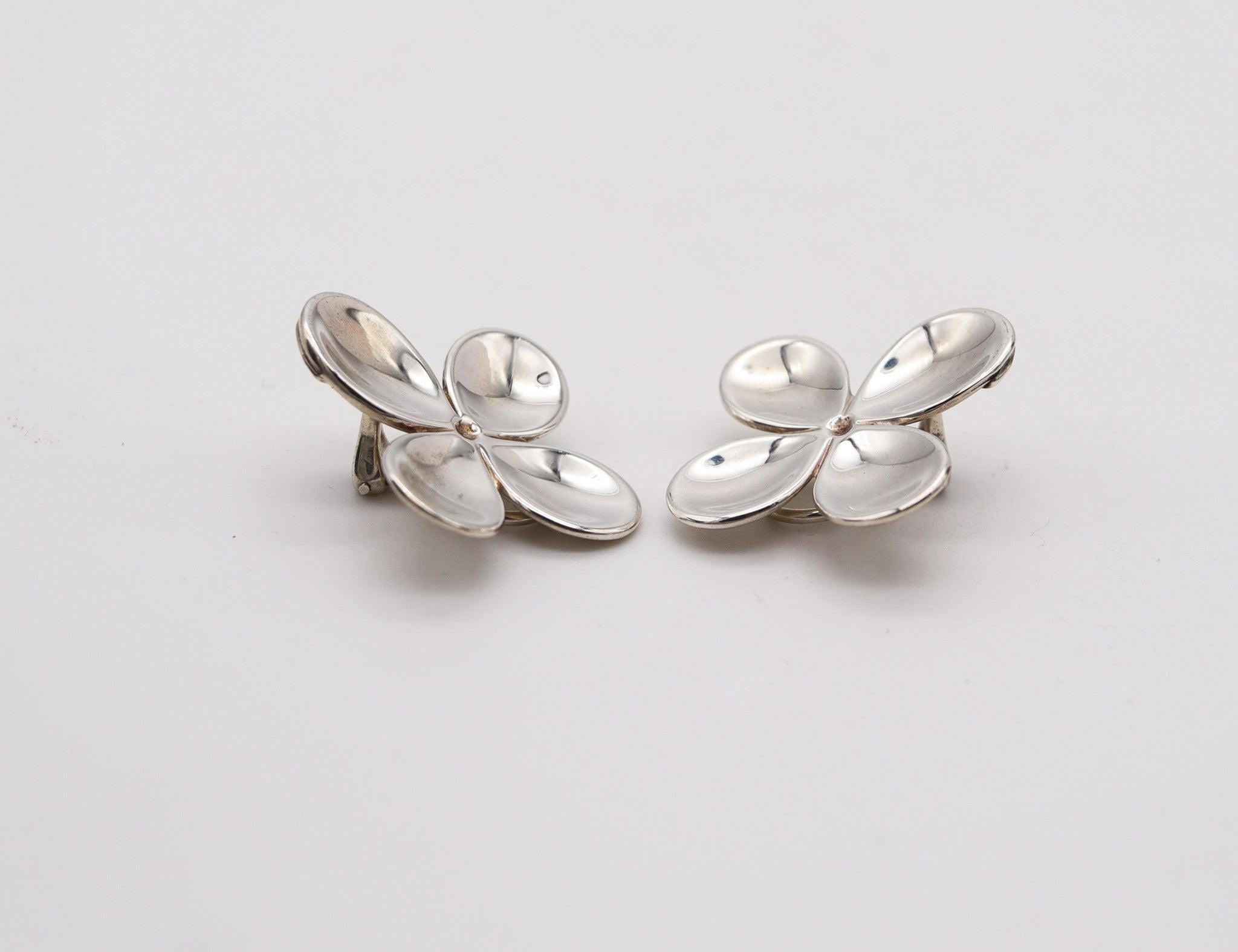 ANGELA CUMMINGS 1987 Orecchini con petali di fiori modernisti in argento 925 In condizioni ottime in vendita a Miami, FL
