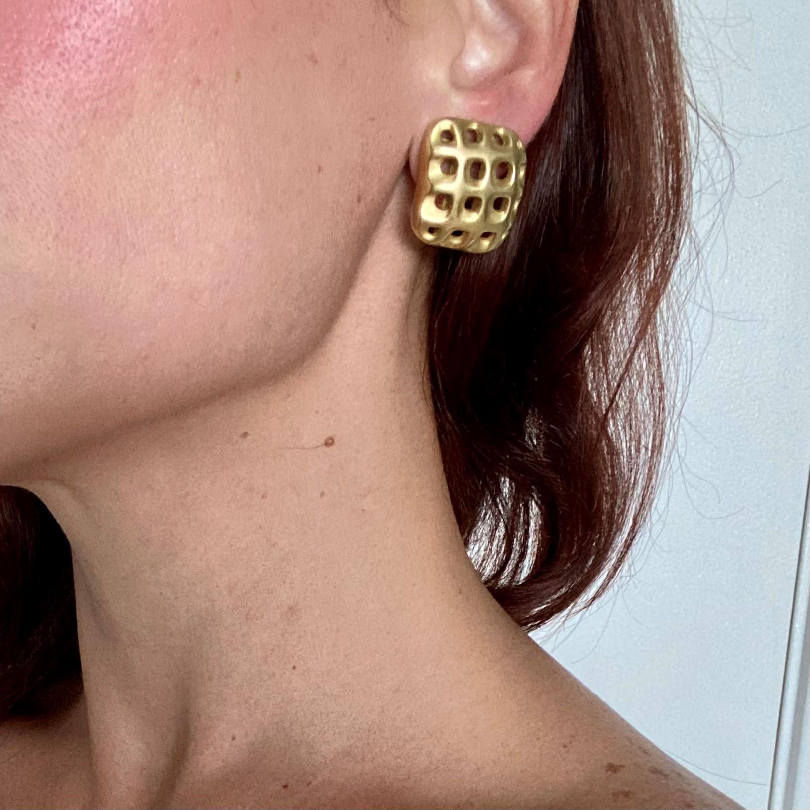 Angela Cummings 1987 New York Studios Perforations Earrings In Solid 18Kt Gold For Sale 2