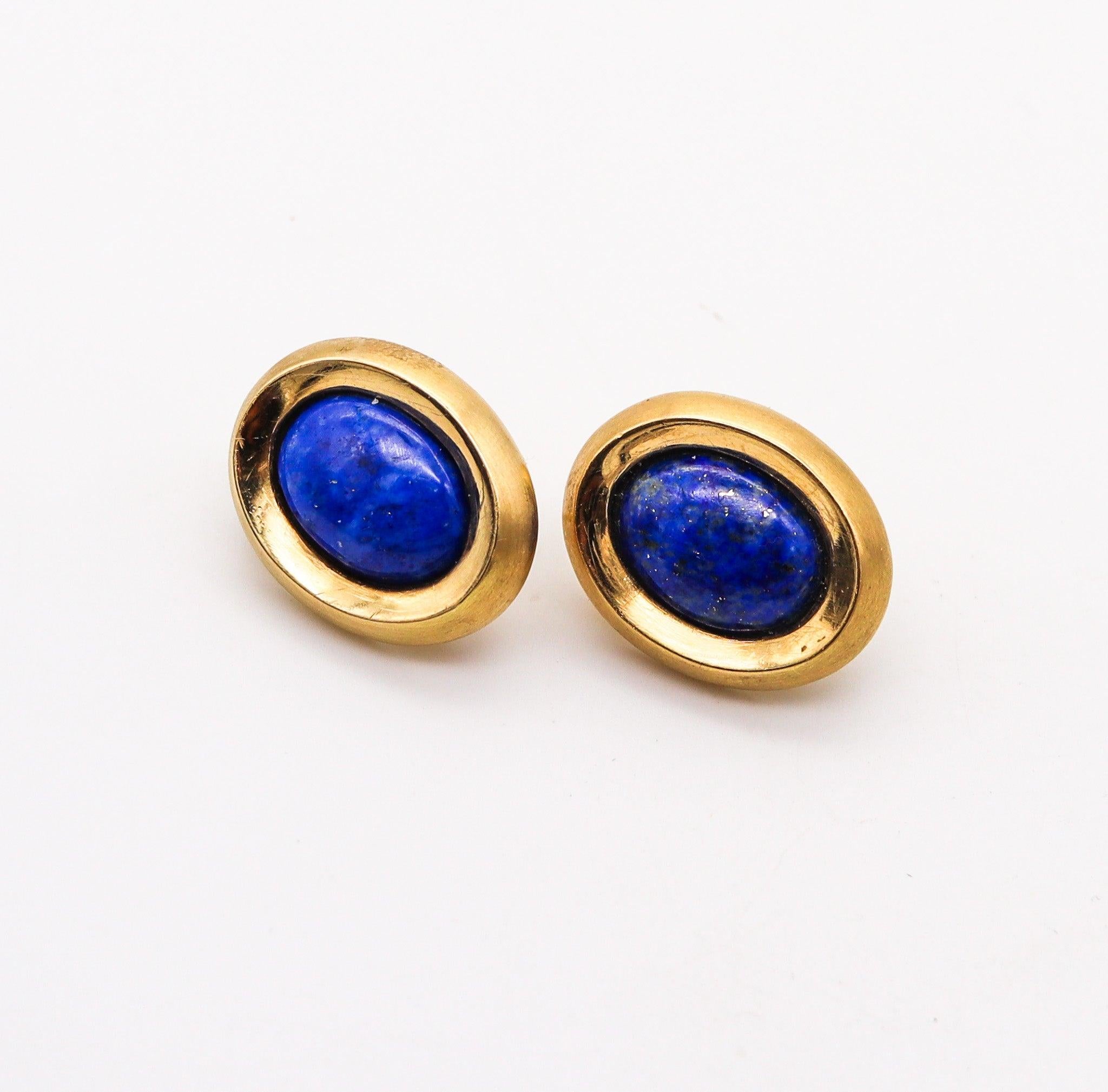 Moderniste ANGELA CUMMINGS Clips d'oreilles en or jaune 18 carats avec lapis-lazuli, 1988 en vente