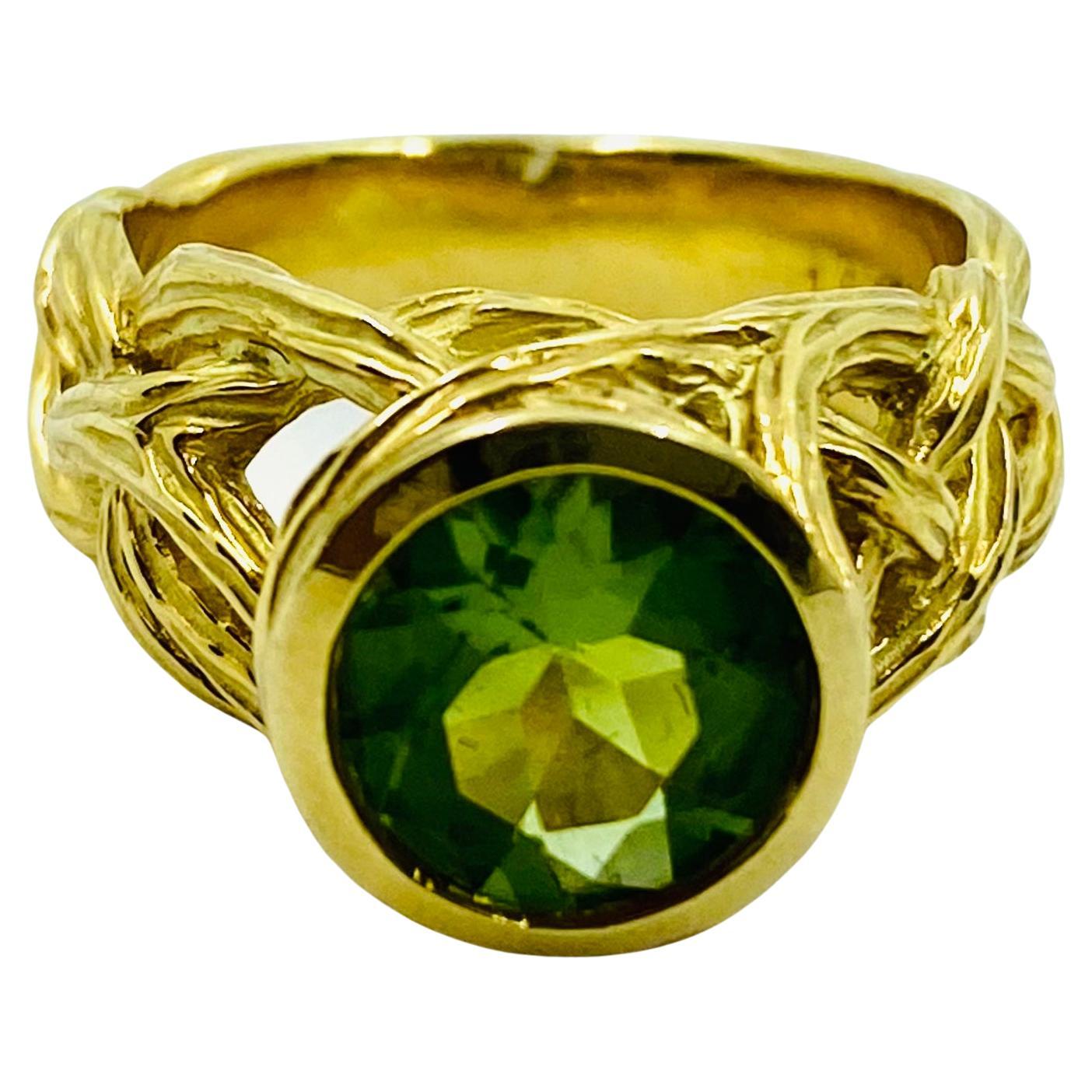 Angela Cummings 1990s Peridot Gold Ring In Excellent Condition In Beverly Hills, CA