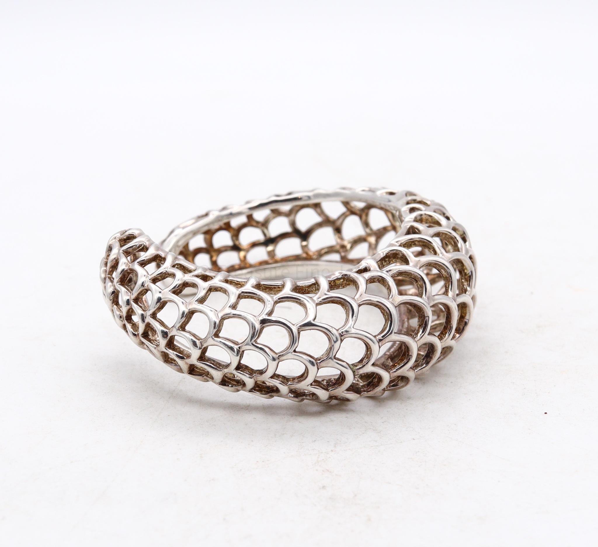 Angela Cummings 1991 New York Geometric Honeycomb Cuff in 925 Sterling Silver In Excellent Condition In Miami, FL
