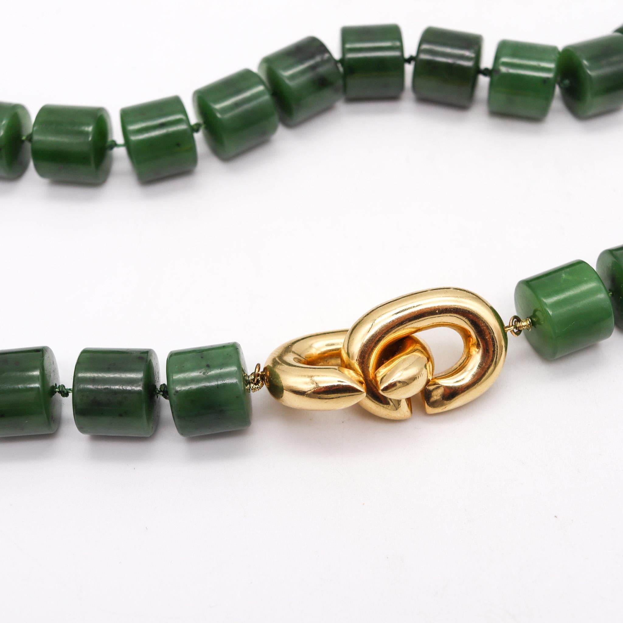 Angela Cummings 1993 Nephrit-Halskette aus grüner Jade mit Halskette aus 18 Karat Gelbgold (Moderne) im Angebot