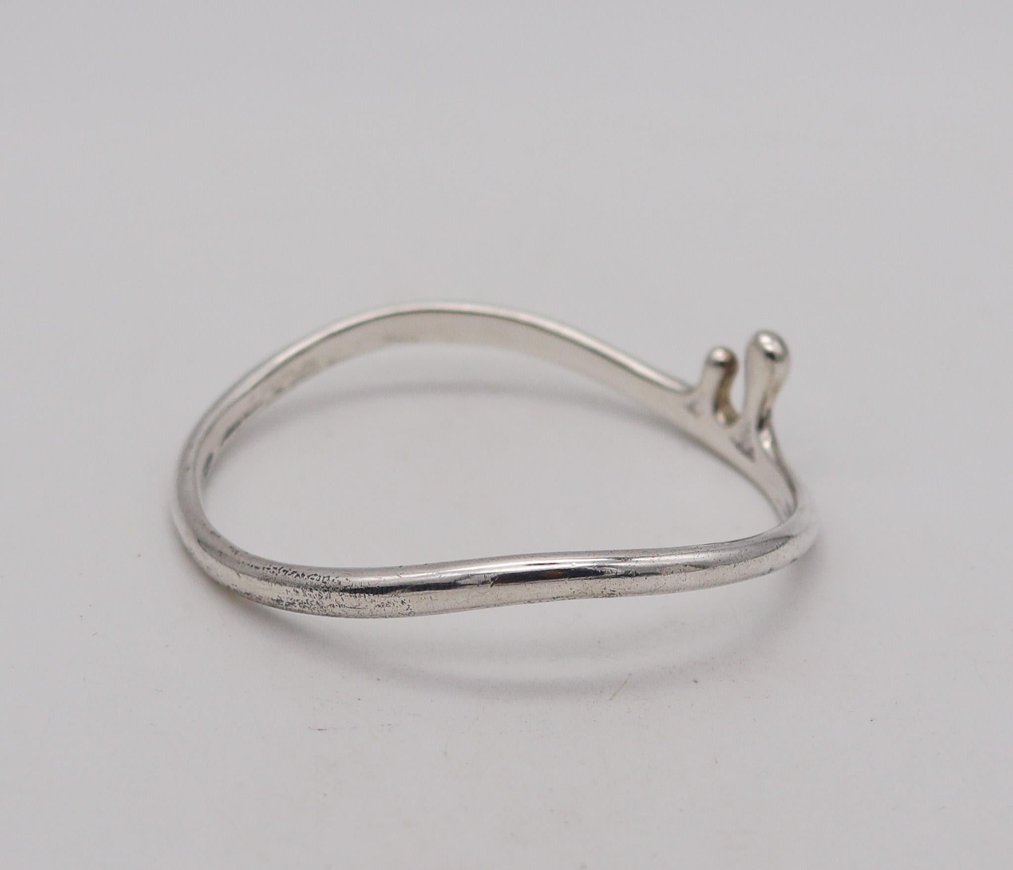 Angela Cummings 1995 Studio Twisted Sculptural Bangle In .925 Sterling Silver In Excellent Condition For Sale In Miami, FL