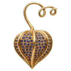 Angela Cummings 1997 Brooch in 18kt Yellow Gold with 3.76ctw in Blue Sapphires