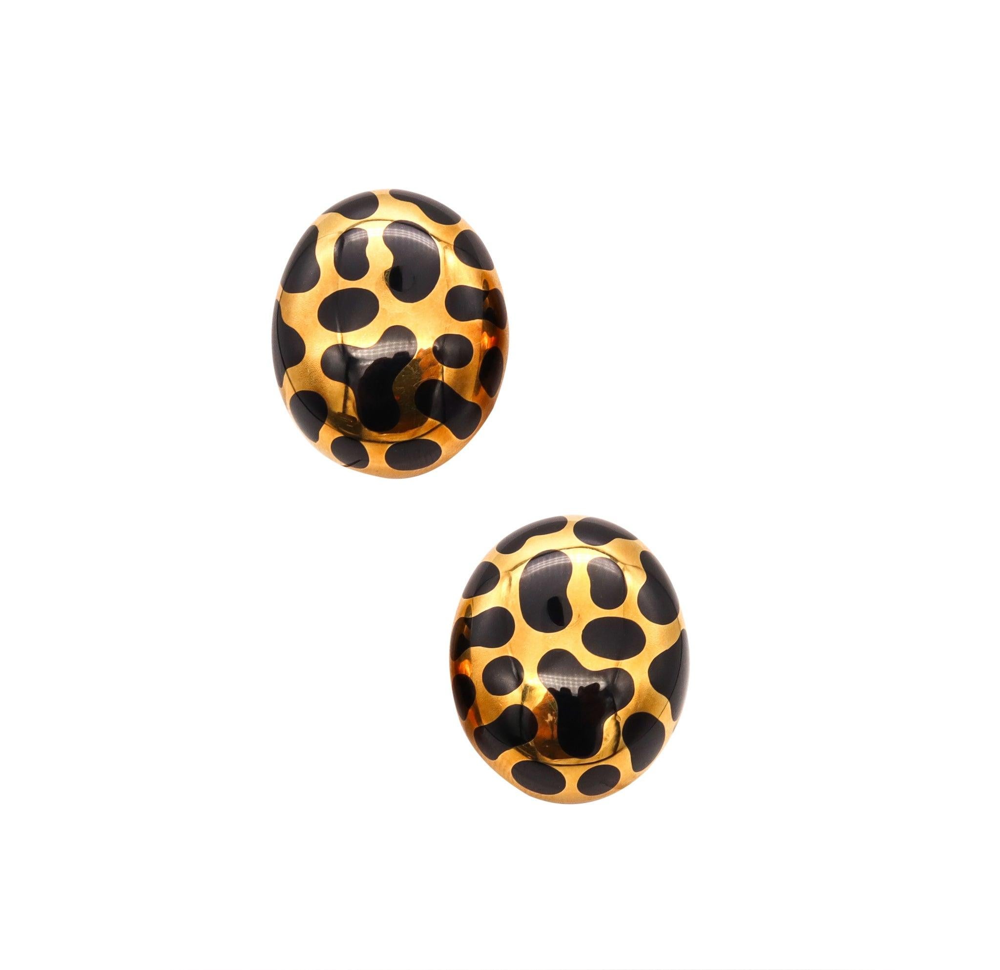 Women's ANGELA CUMMINGS Allure Clips Earrings In 18Kt Gold With Black Jades Inlaid For Sale