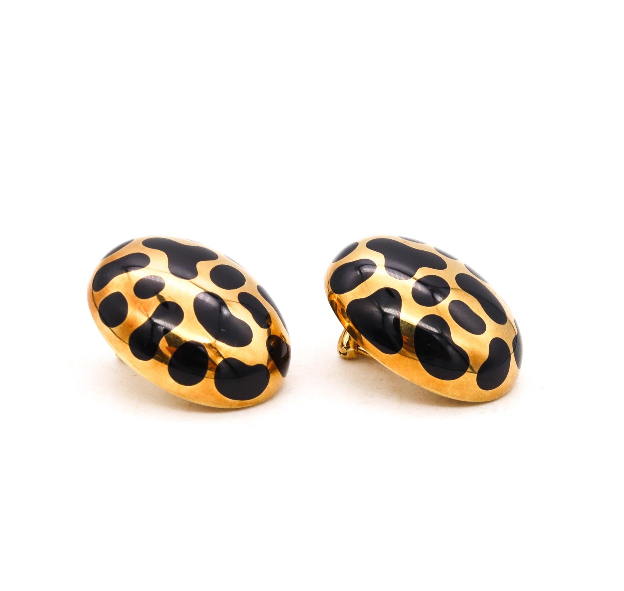 ANGELA CUMMINGS Allure Clips Earrings In 18Kt Gold With Black Jades Inlaid For Sale 1