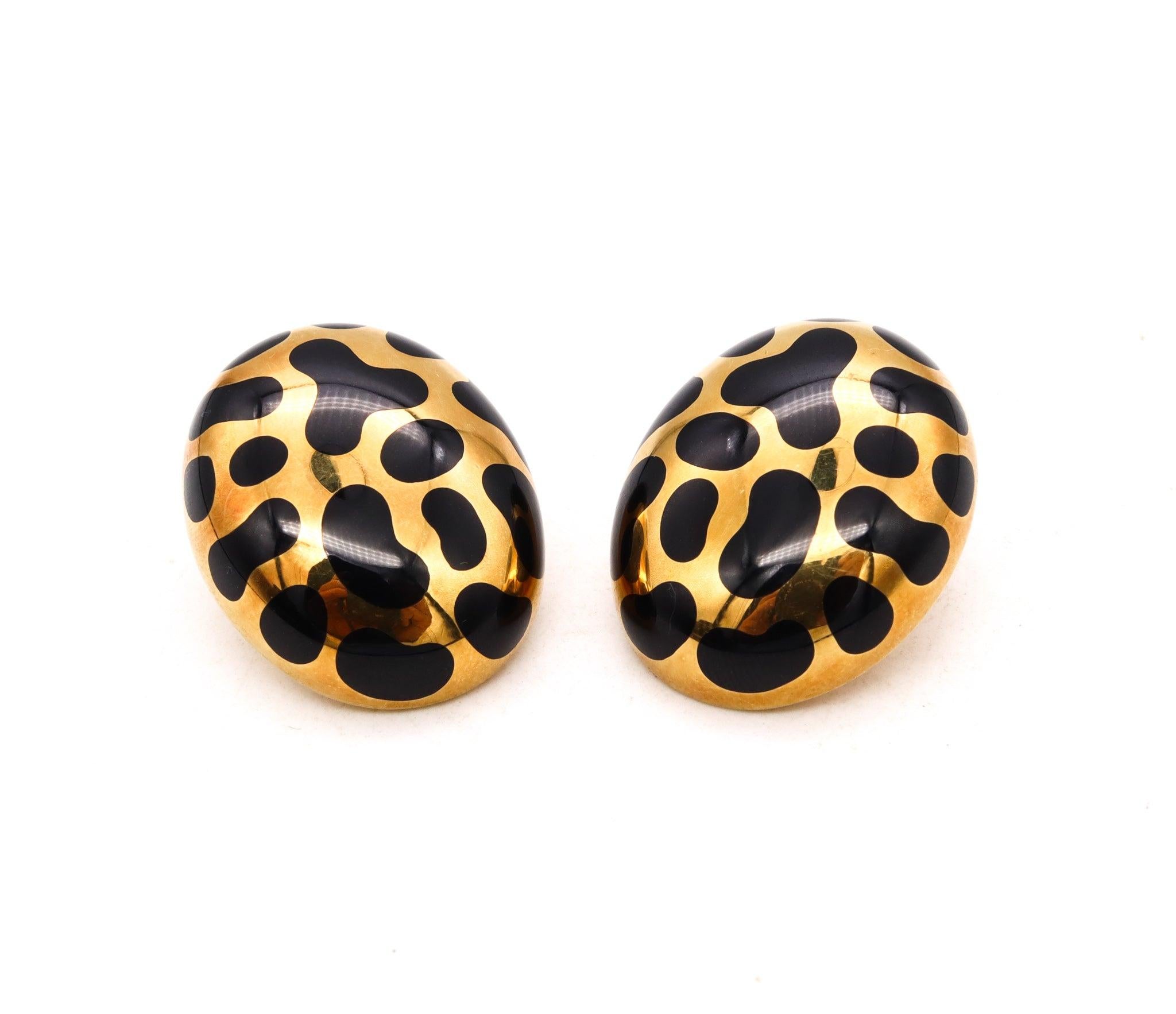 ANGELA CUMMINGS Allure Clips Earrings In 18Kt Gold With Black Jades Inlaid For Sale 2