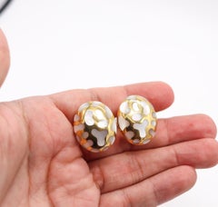 ANGELA CUMMINGS Orecchini Allure Clips in oro 18Kt con intarsi di madreperla bianca