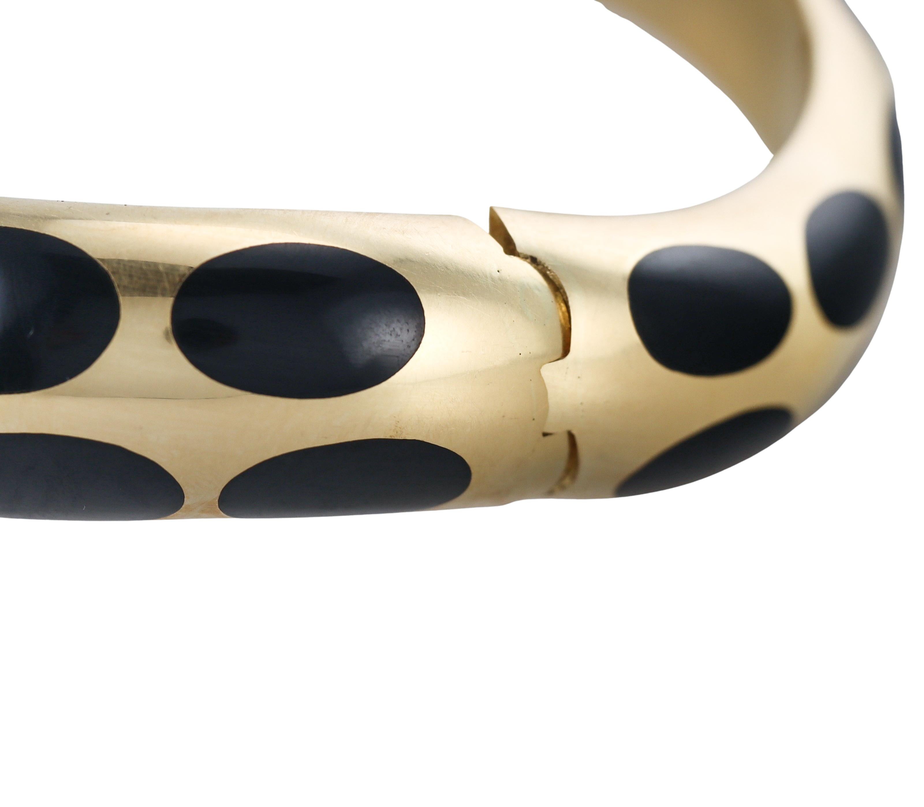 Bracelet en or jaune incrusté de jade noir Angela Cummings en vente 6