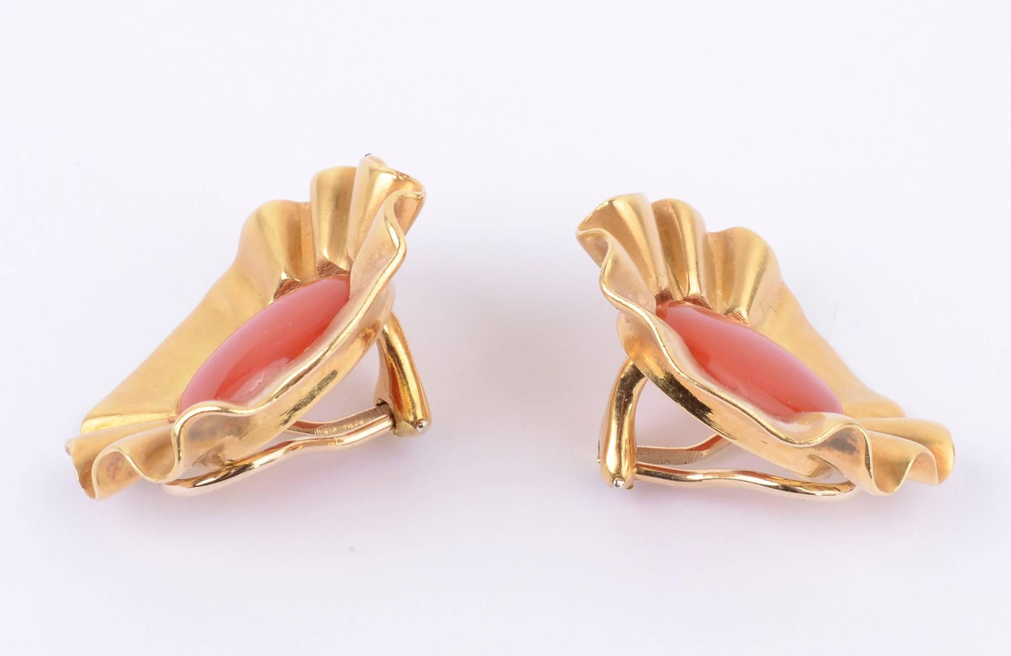 Angela Cummings Koralle-Ohrringe aus Gold (Moderne) im Angebot