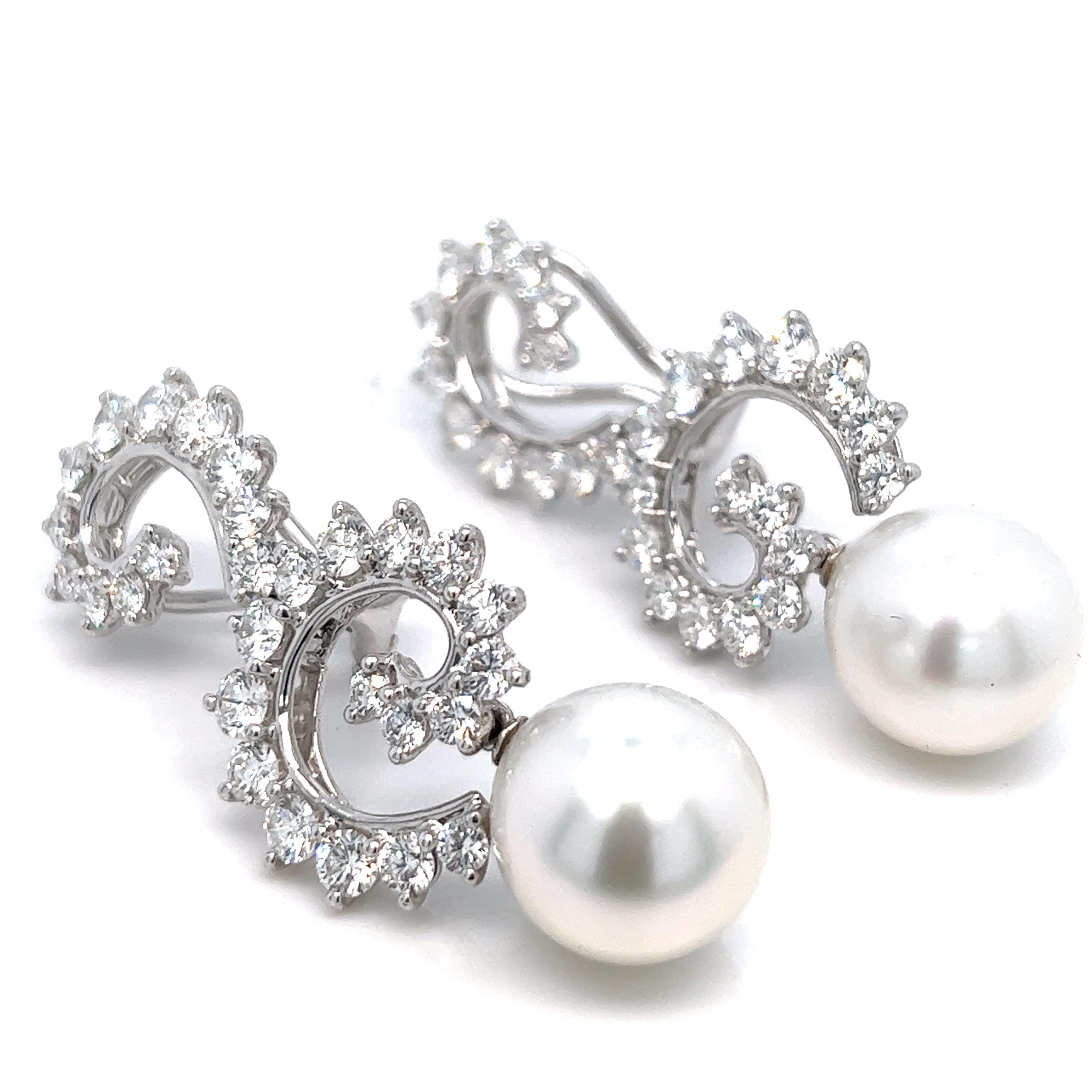 Angela Cummings for Assael Diamond Pearl Drop Ear Clips In Excellent Condition For Sale In New York, NY