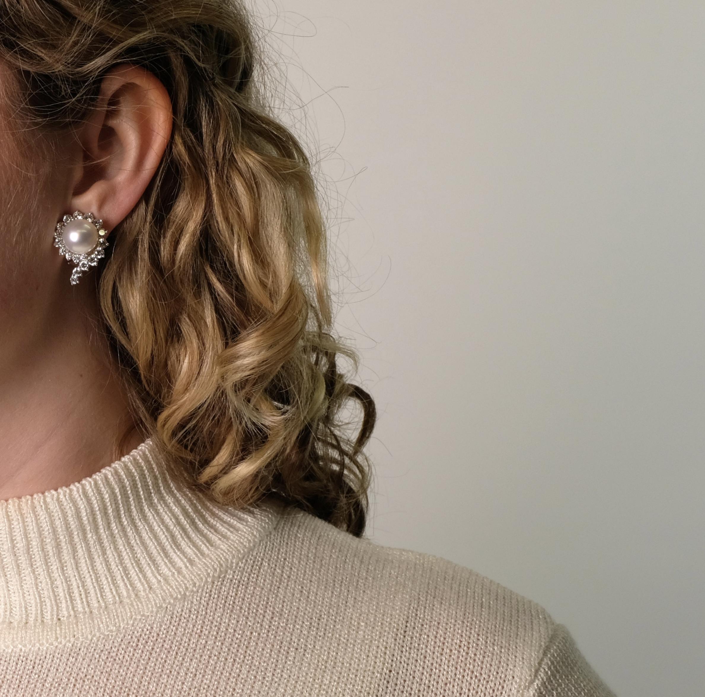 Angela Cummings Para Assael Pendientes de Platino, Perlas Cultivadas y Diamantes en Excelente estado para la venta en New York, NY