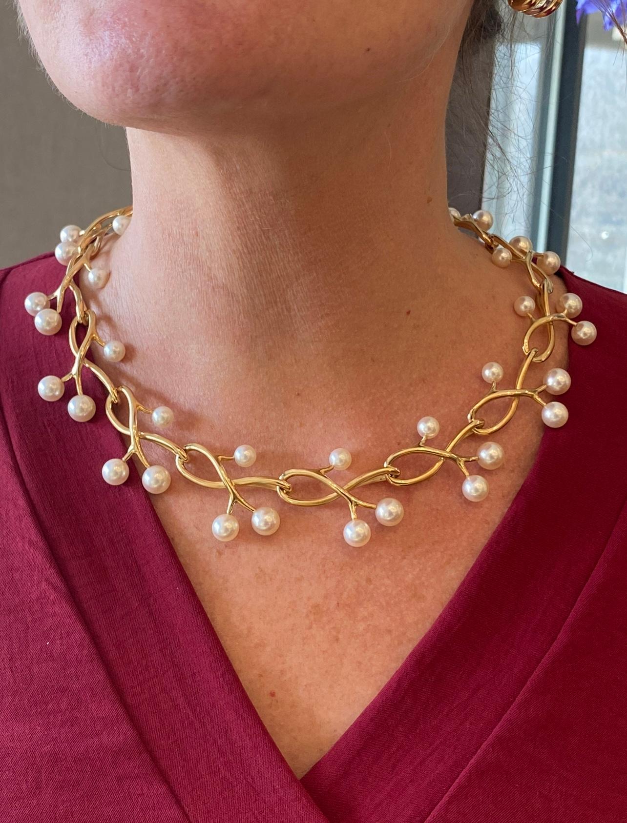 Round Cut Angela Cummings for Assael Thorn & Sprig Pearl Necklace 18K Yellow Gold For Sale