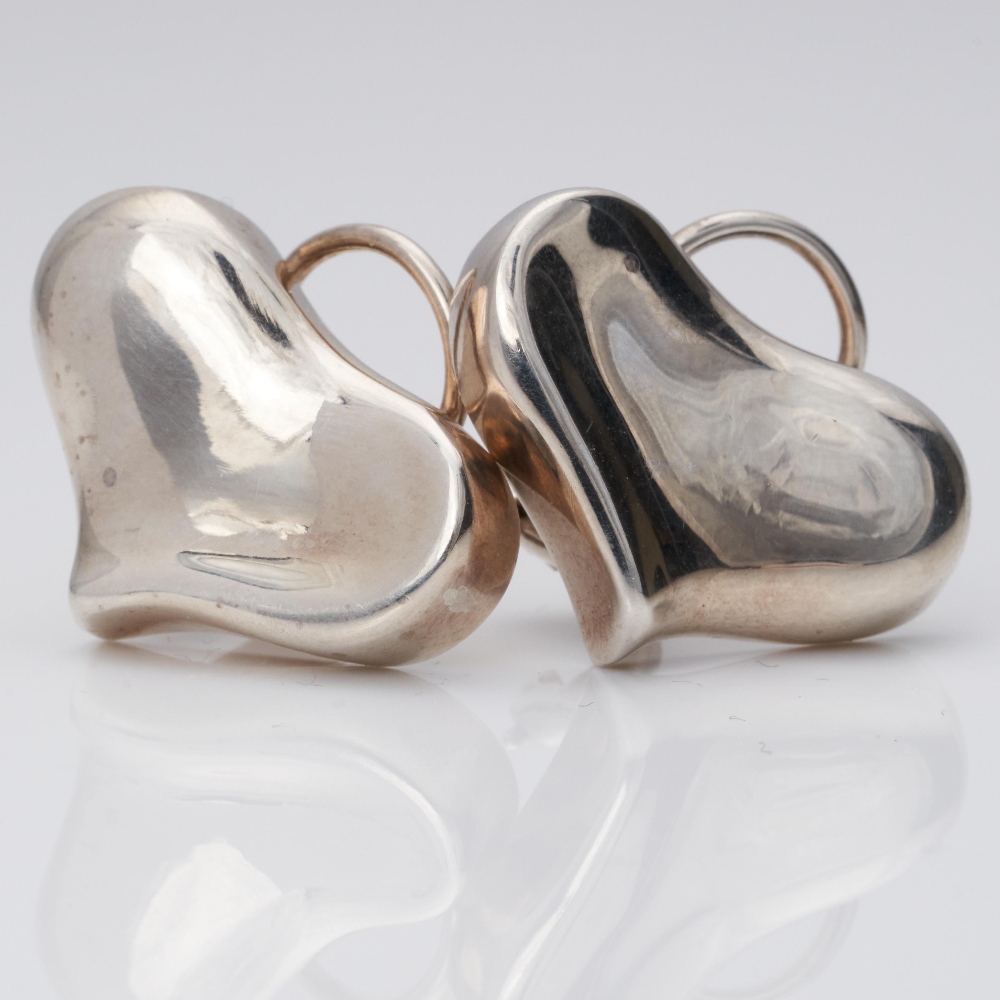 Tiffany & Co von Angela Cummings Signierte Silberohrringe. Maße: 25 mm x 17 mm. Wiegt 8,4 Gramm.