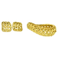 Angela Cummings pour Tiffany & Co. Bracelet jonc en or 18 carats et boucles d'oreilles assorties