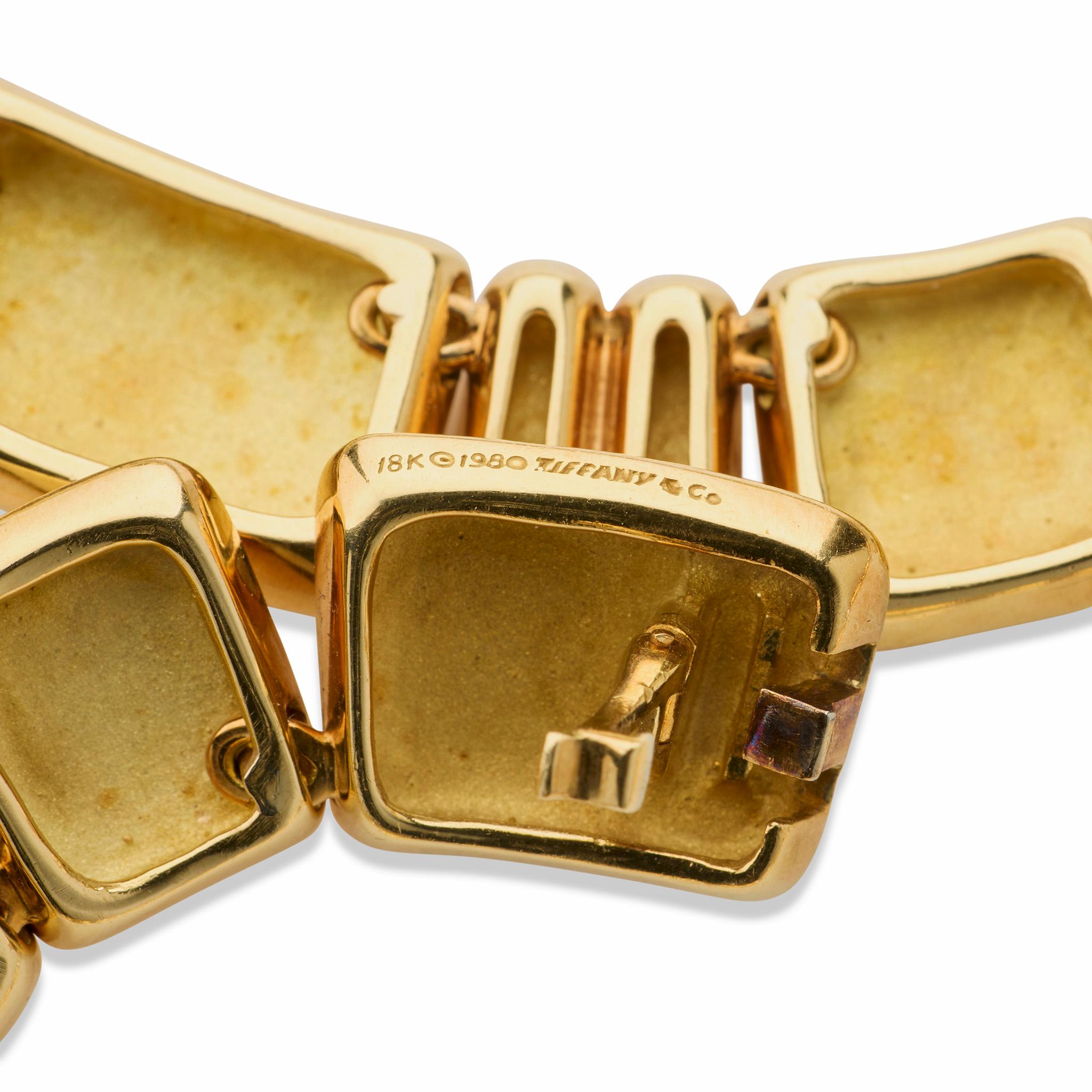 Angela Cummings for Tiffany & Co. Asymmetrical 18K Gold Necklace In Excellent Condition For Sale In New York, NY