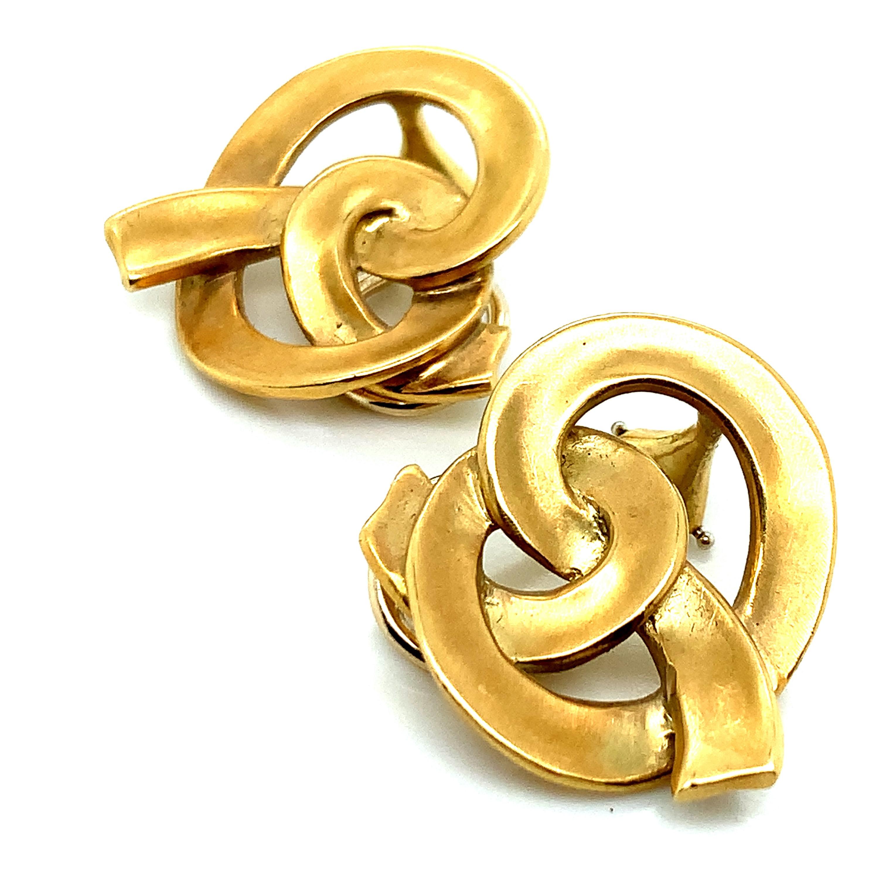 Angela Cummings for Tiffany & Co. Gold Ear Clips In Excellent Condition For Sale In New York, NY