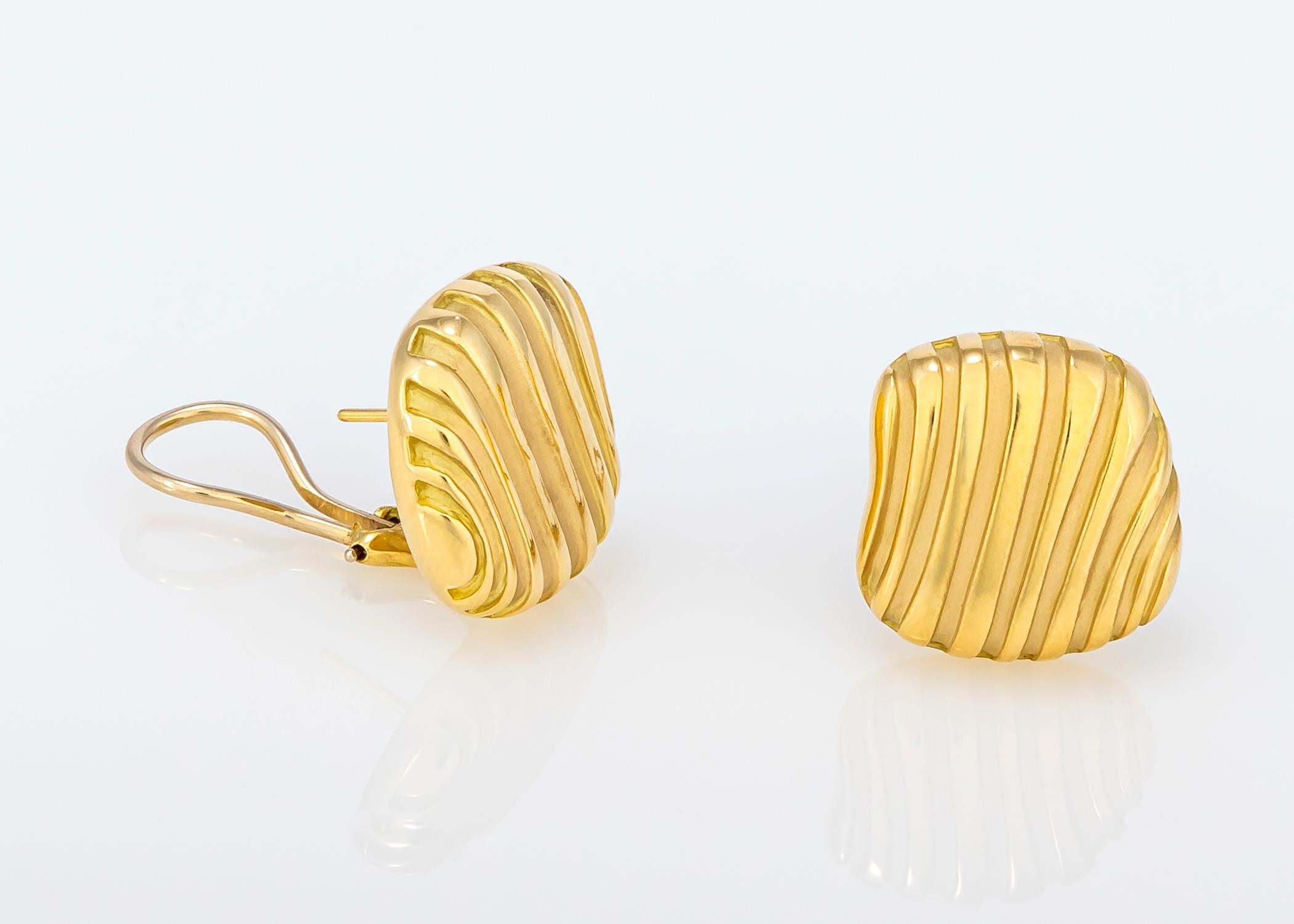 Angela Cummings Geometric Gold Earrings In Excellent Condition For Sale In Atlanta, GA