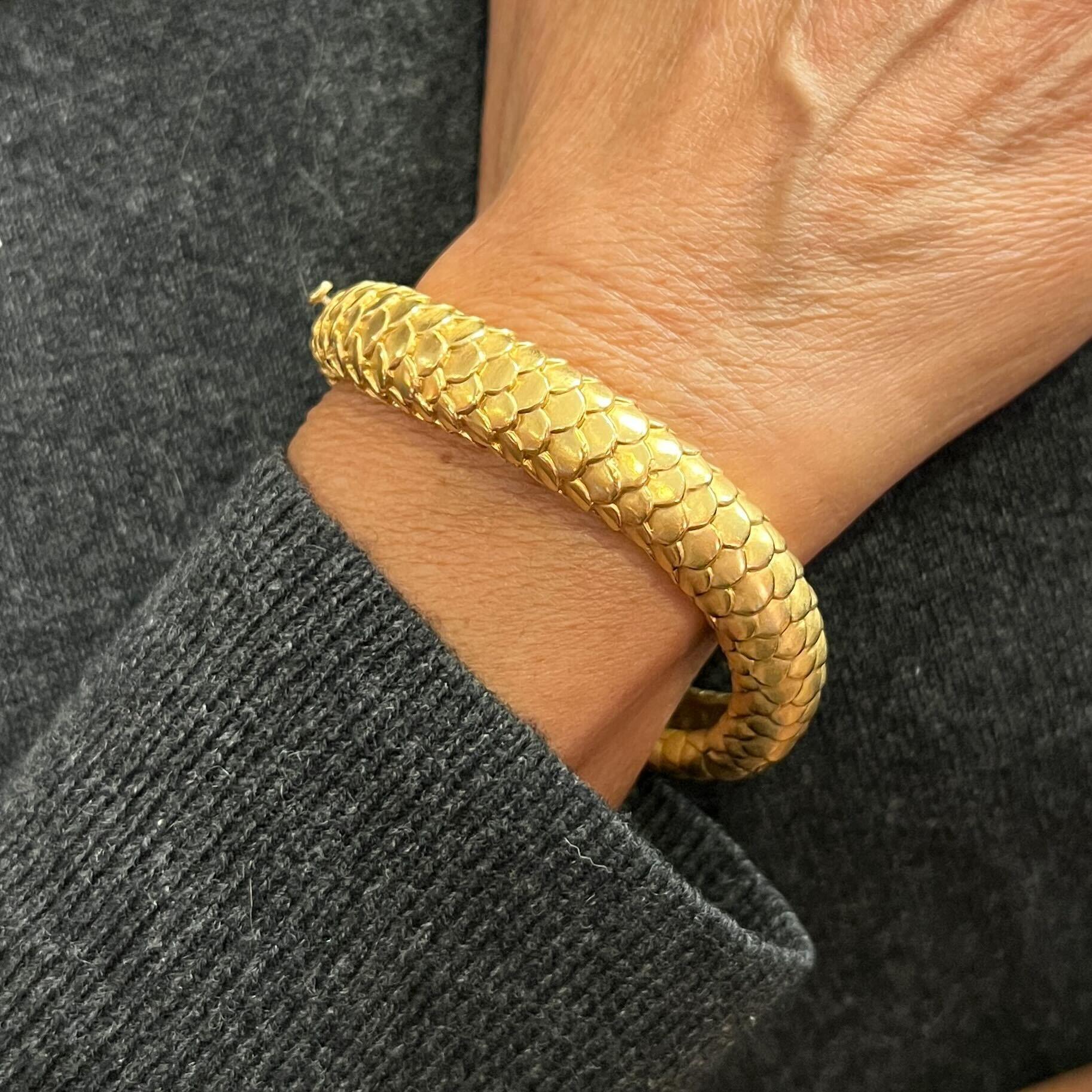 Angela Cummings Gold Fish Scale Wave Bangle Bracelet For Sale at ...