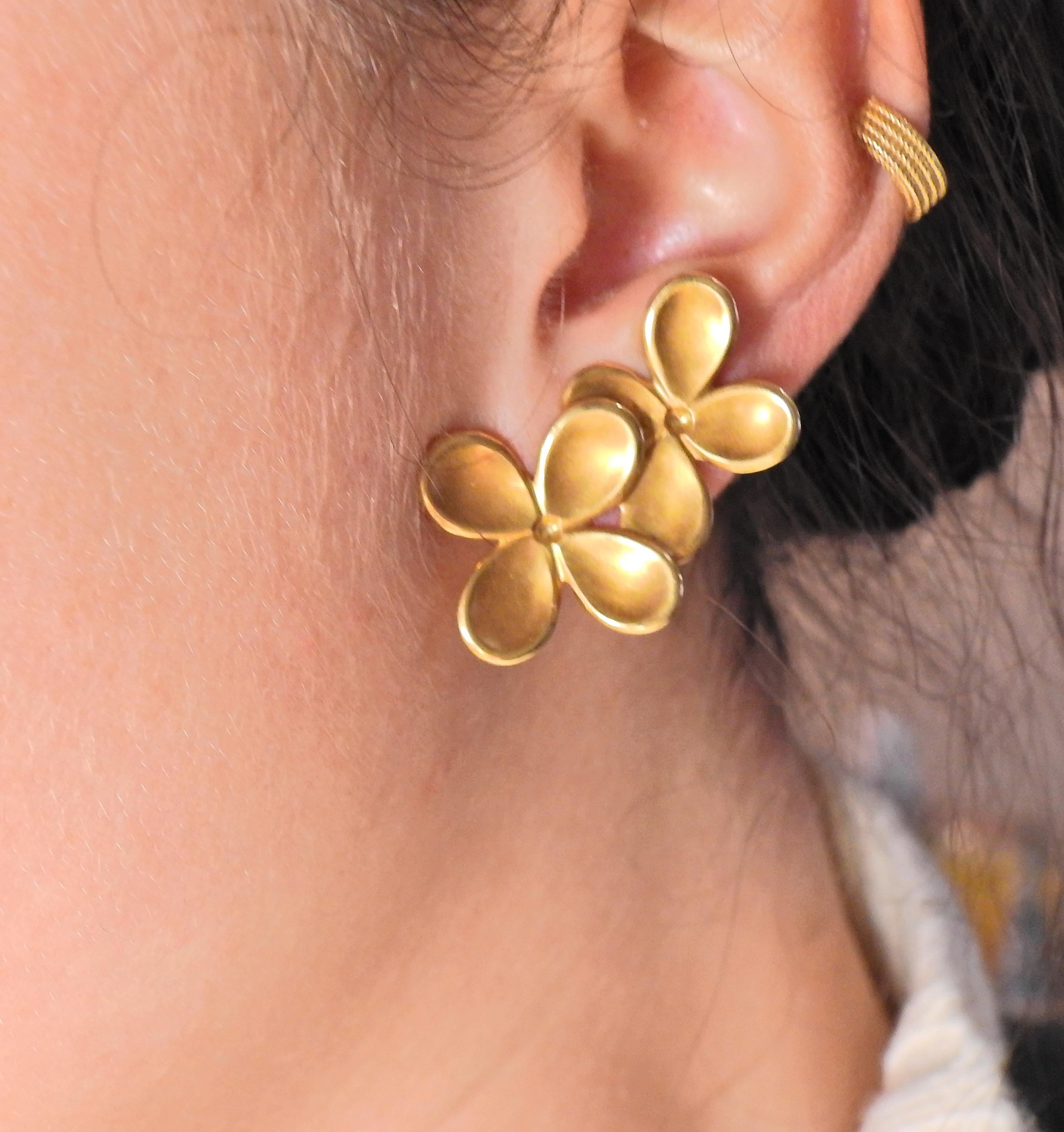 Angela Cummings Boucles d'oreilles à fleurs en or Pour femmes en vente