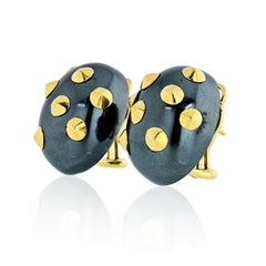 Angela Cummings Hämatit-Ohrstecker aus 18 Karat Gelbgold