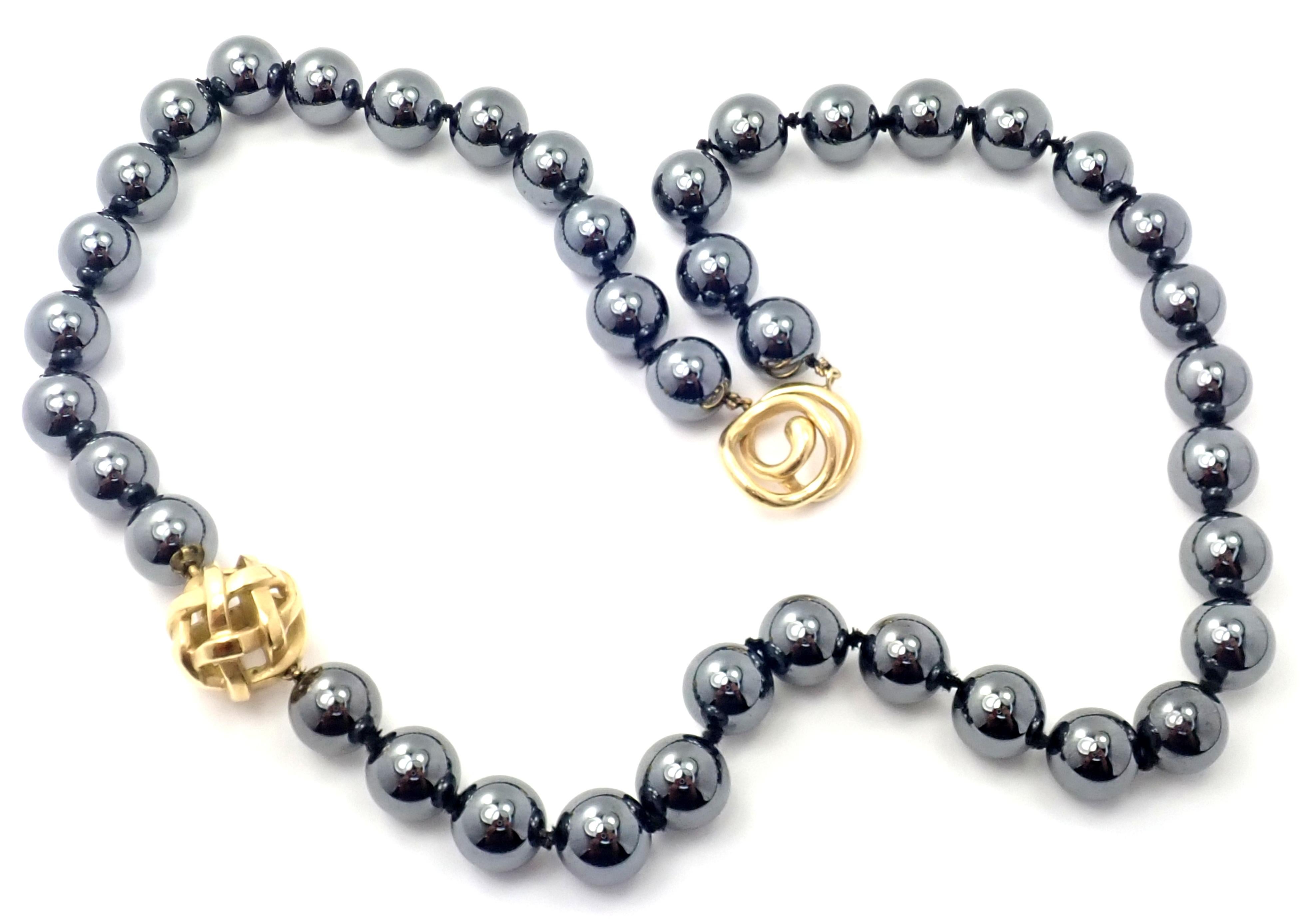 Angela Cummings 18k yellow gold hematite bead necklace.
Metal: 18k yellow gold
Length: 20 inches
Weight: 122.8 grams
Beads: 40 hematite beads 10.5mm each
Hallmarks: 1986 Cummings 18k
YOUR PRICE: $2,200
T2798mdhd