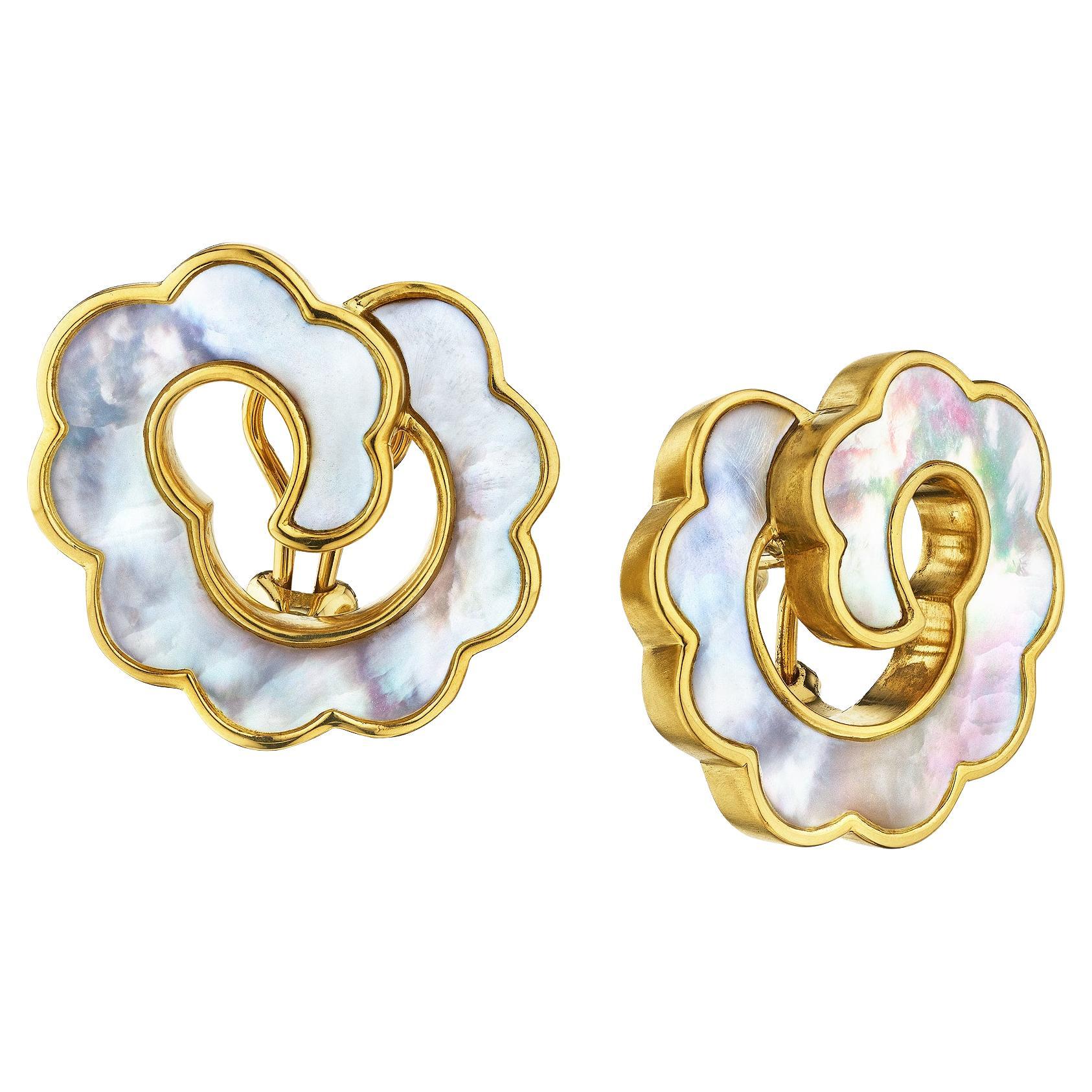 Angela Cummings Pendientes vintage convertibles de madreperla con clip/poste de oro en venta