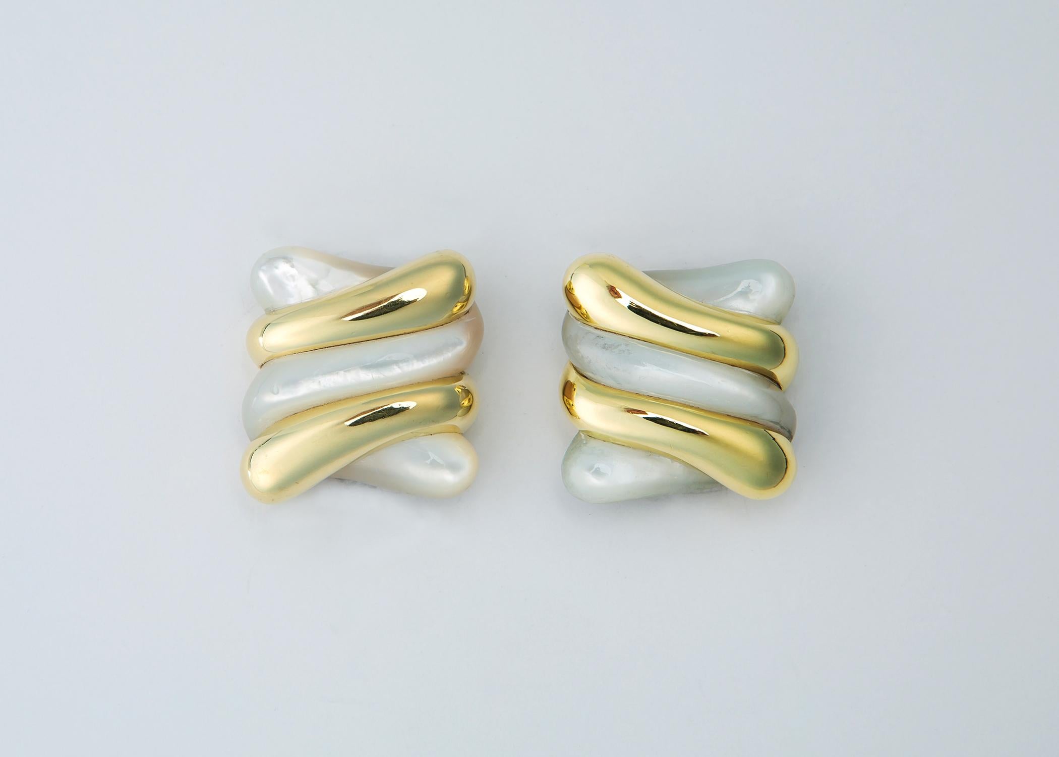 Angela Cummings Mother-of-Pearl Gold Earrings In Excellent Condition In Atlanta, GA
