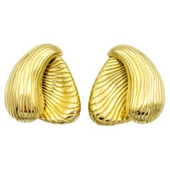 Vintage Angela Cummings Non-Pierced Ridged Gold Earrings in 18 Karat Yellow Gold