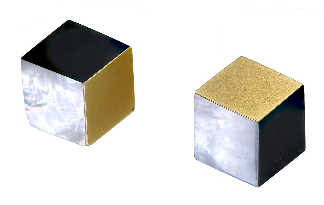 Angela Cummings Onyx MOP Cube Gold Earrings In Good Condition In New York, NY