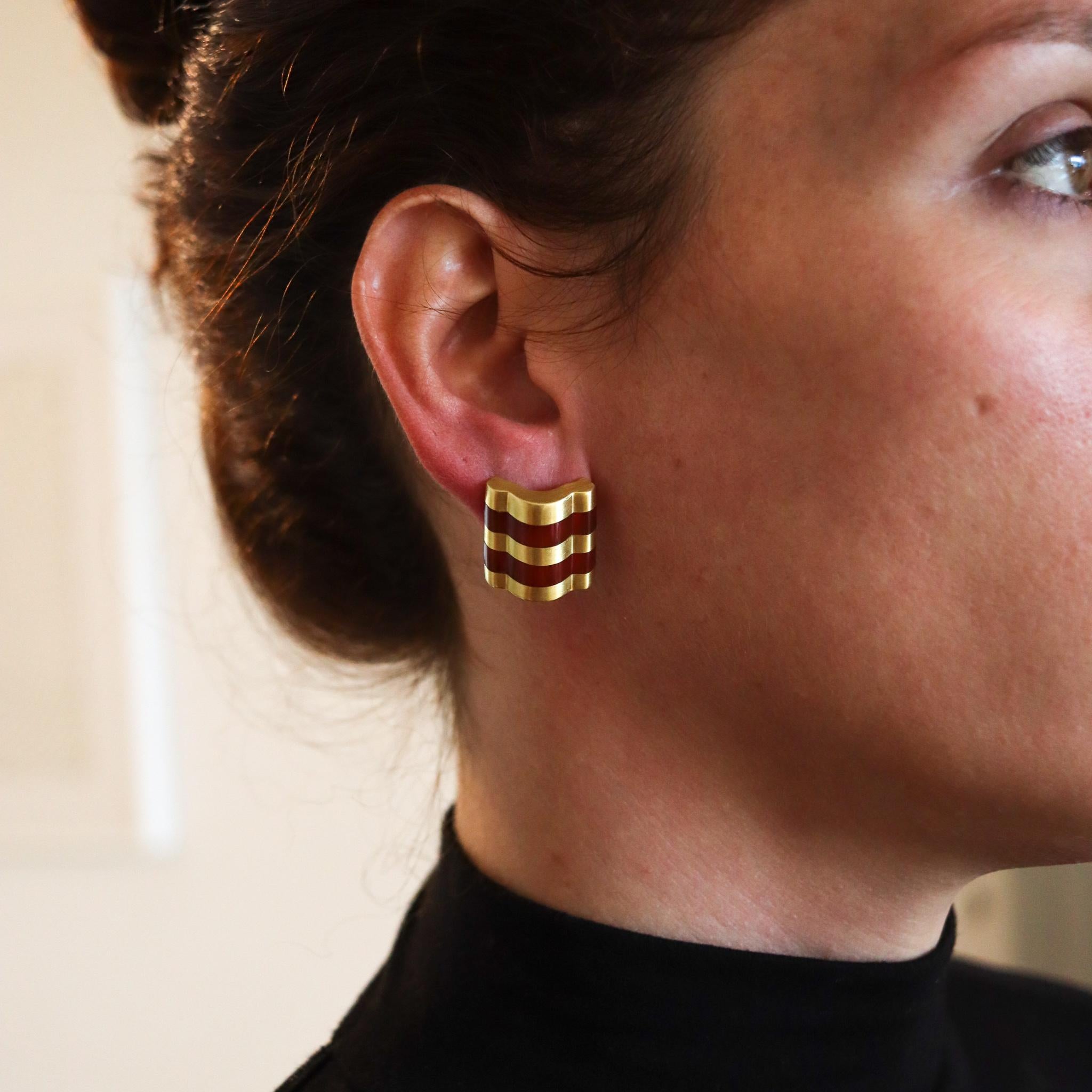 Angela Cummings Rare Geometric Clip Earrings 18kt Yellow Gold Carved Carnelian 3