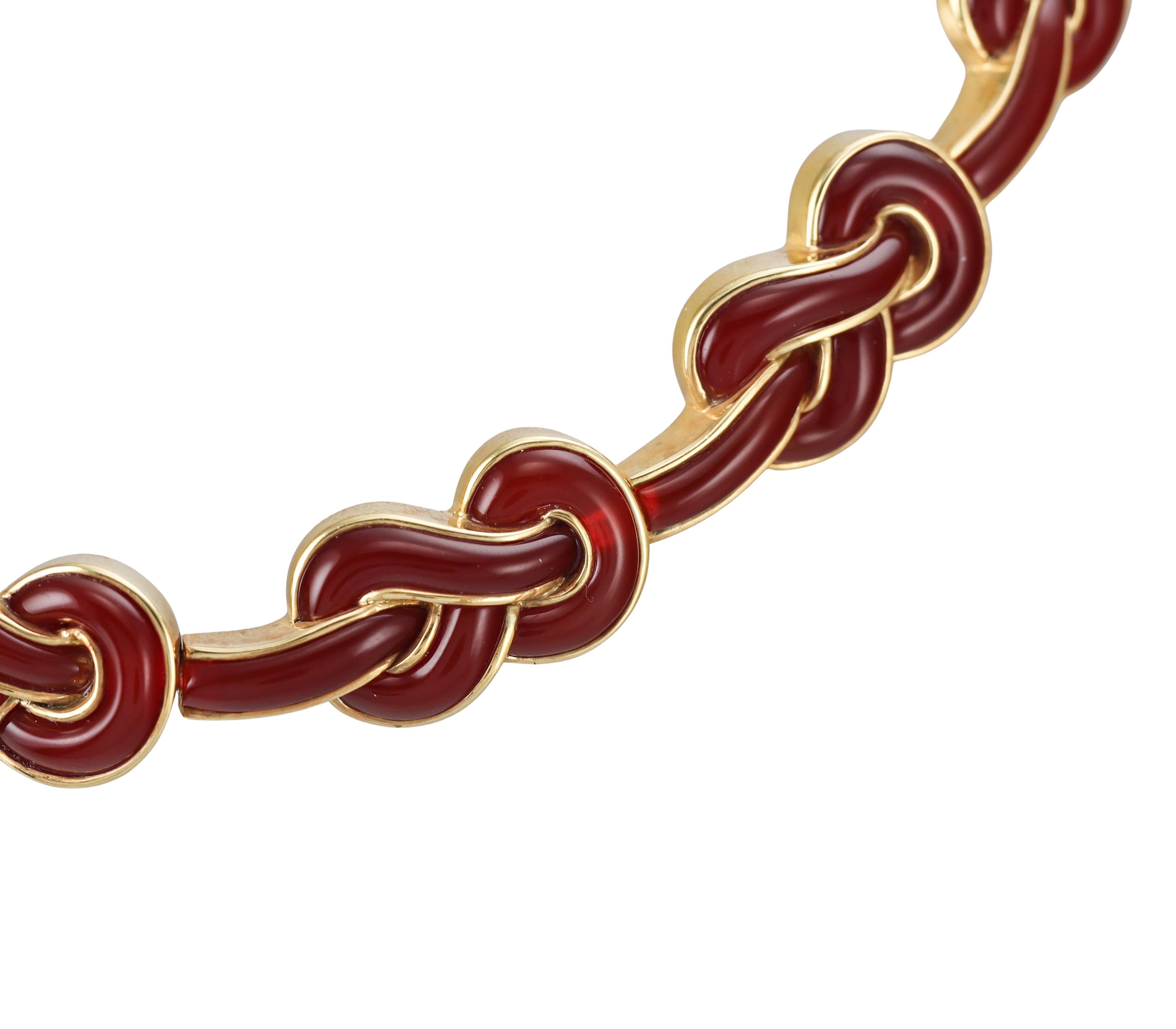 Angela Cummings Sailor's Knot  Carnelian Yellow Gold Necklace In Excellent Condition For Sale In New York, NY