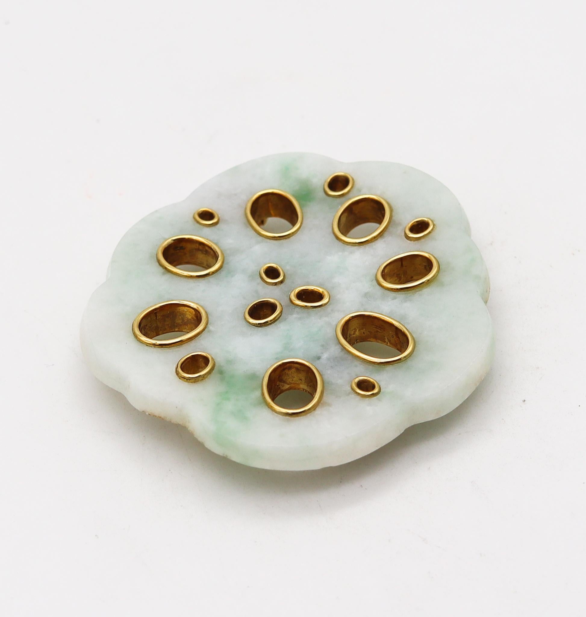 Mixed Cut Angela Cummings Studio 1983 Organic Lotus Pendant Brooch 18kt Gold with Nephrite For Sale