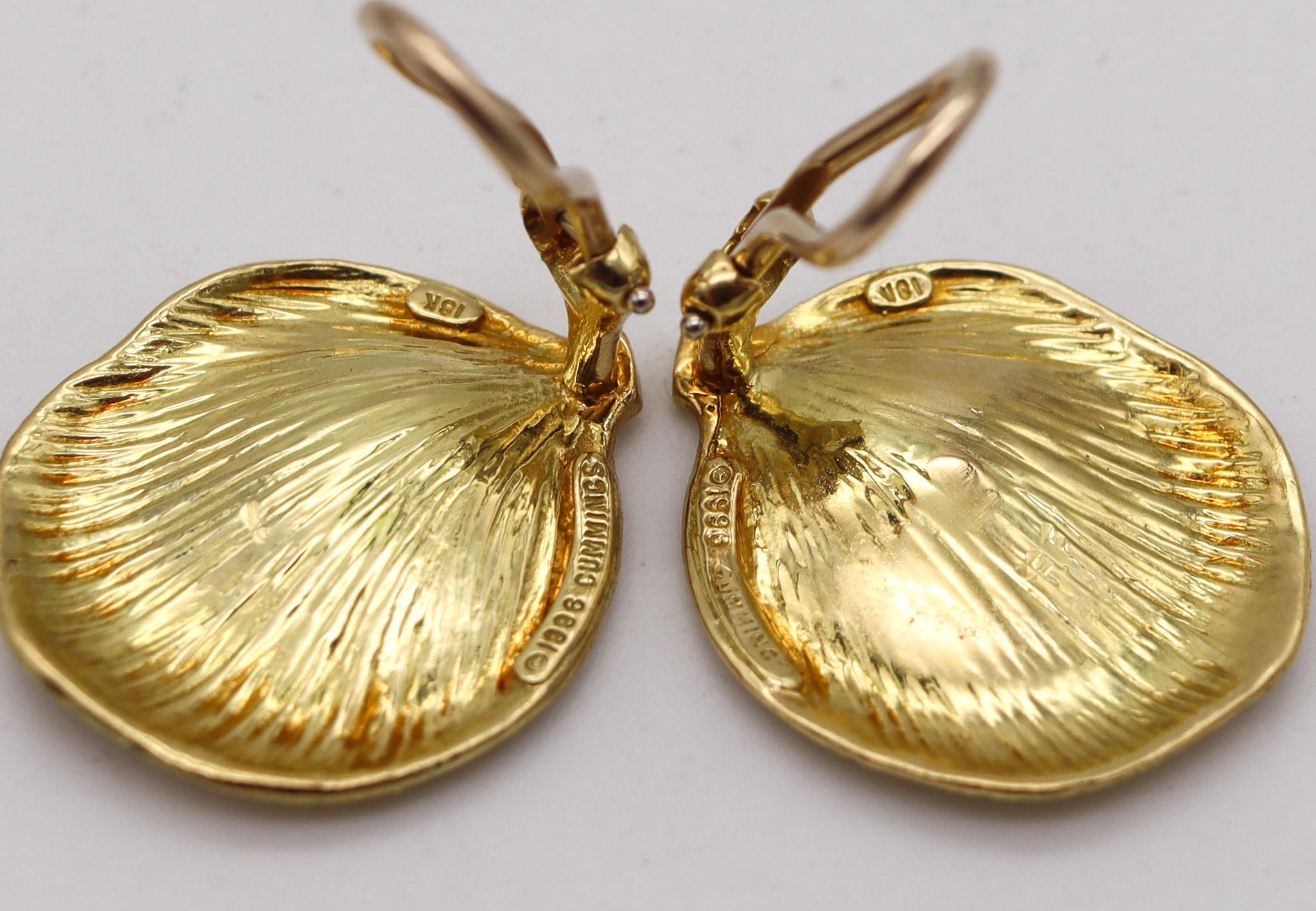 Angela Cummings Studio 1993 Textured Petals Earrings in Solid 18kt Yellow Gold In Excellent Condition For Sale In Miami, FL