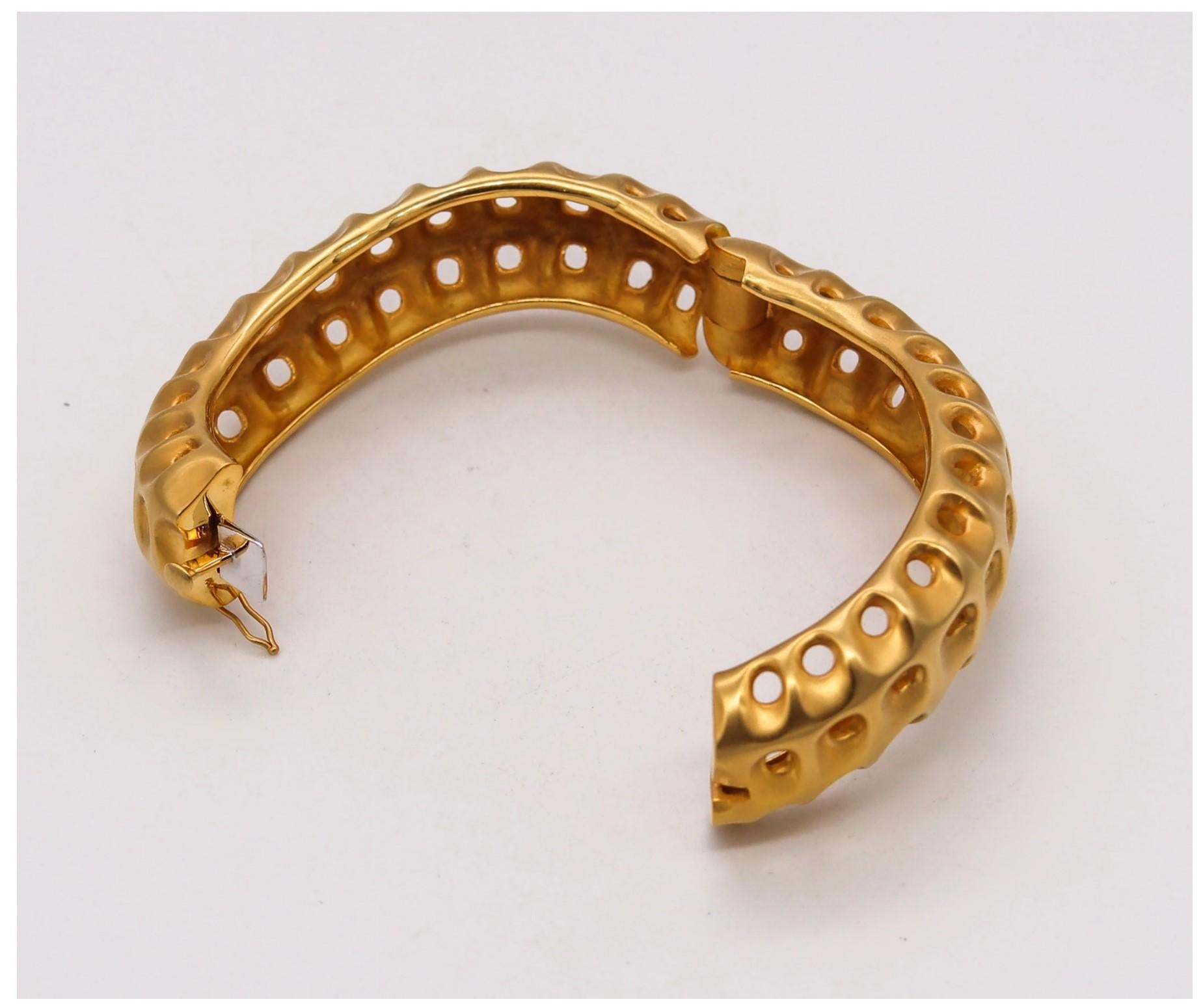 Women's Angela Cummings Studios 1987 New York Rare Honeycombs Bracelet Solid 18Kt Gold For Sale