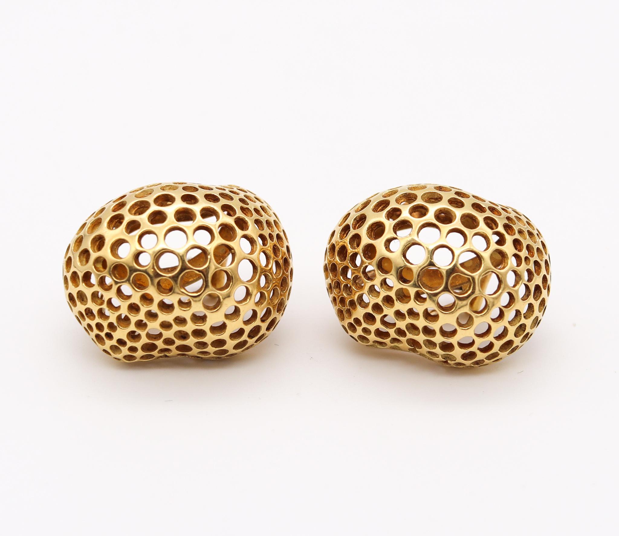 Angela Cummings Studios Perforations Free Forms Earrings Solid 18Kt Yellow Gold In Excellent Condition In Miami, FL