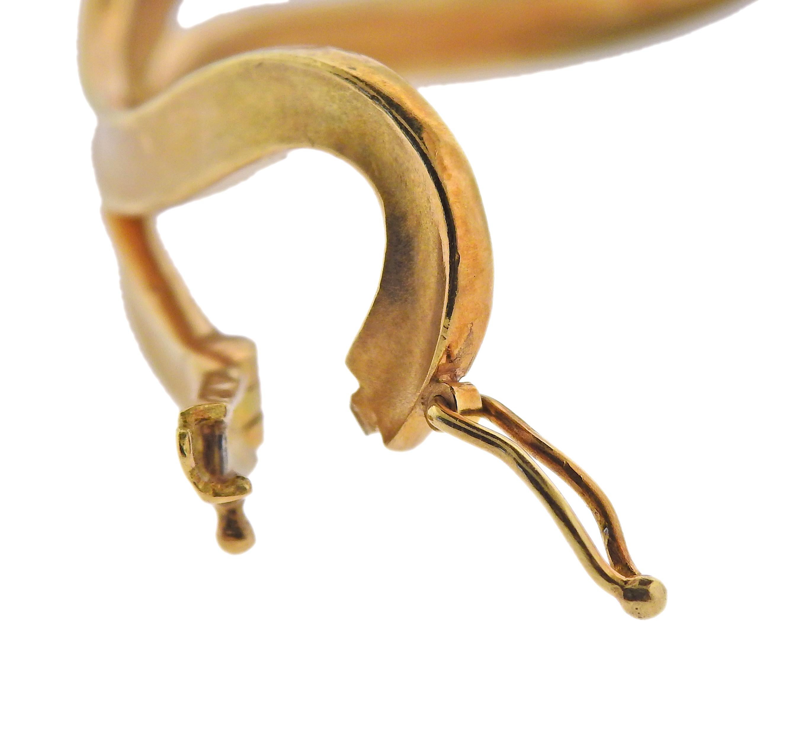 Taille ovale Bracelet jonc en or et corail Angela Cummings pour Tiffany & Co., années 1980