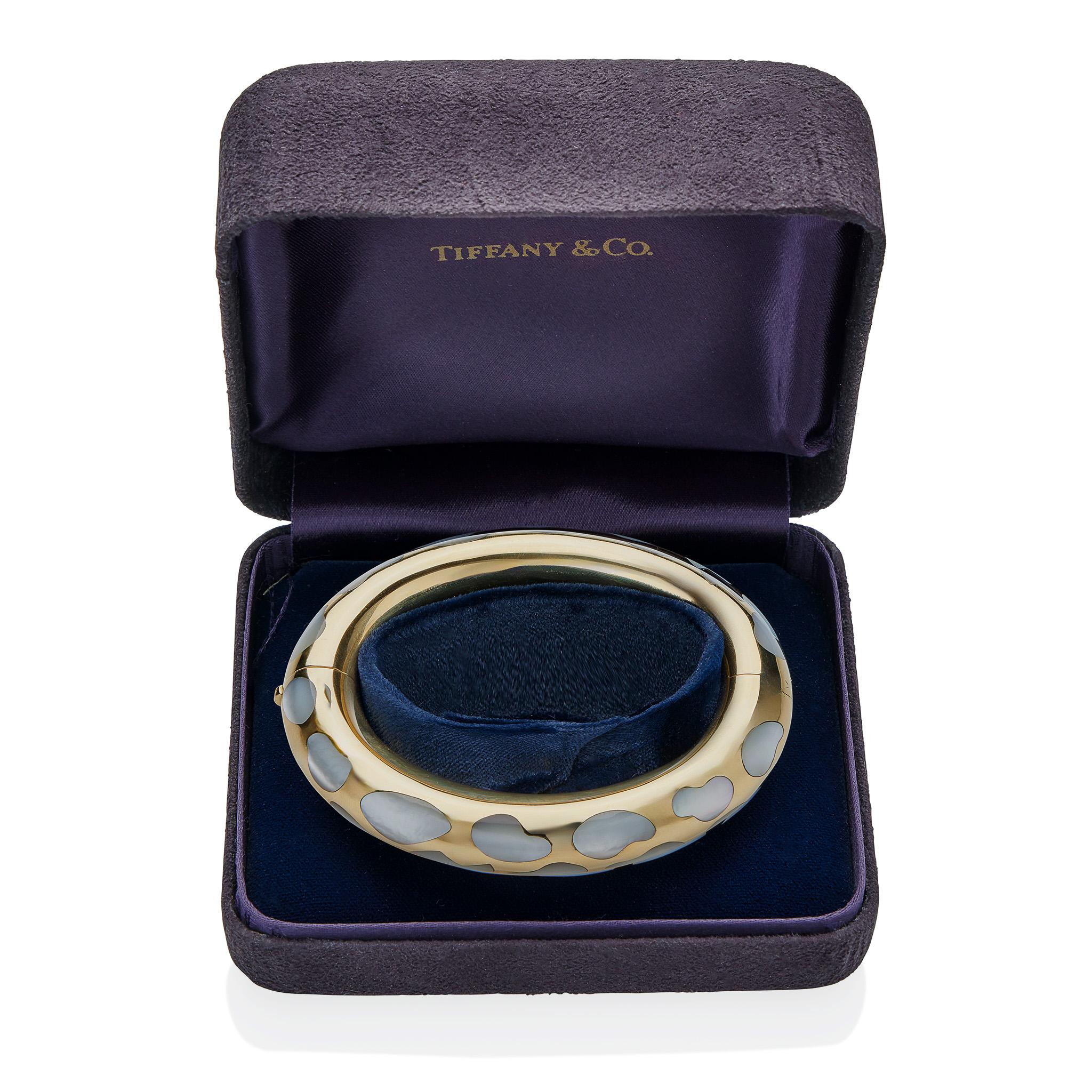 Angela Cummings Tiffany & Co. Mother-of-Pearl and 18K Gold Bangle Bracelet For Sale 1